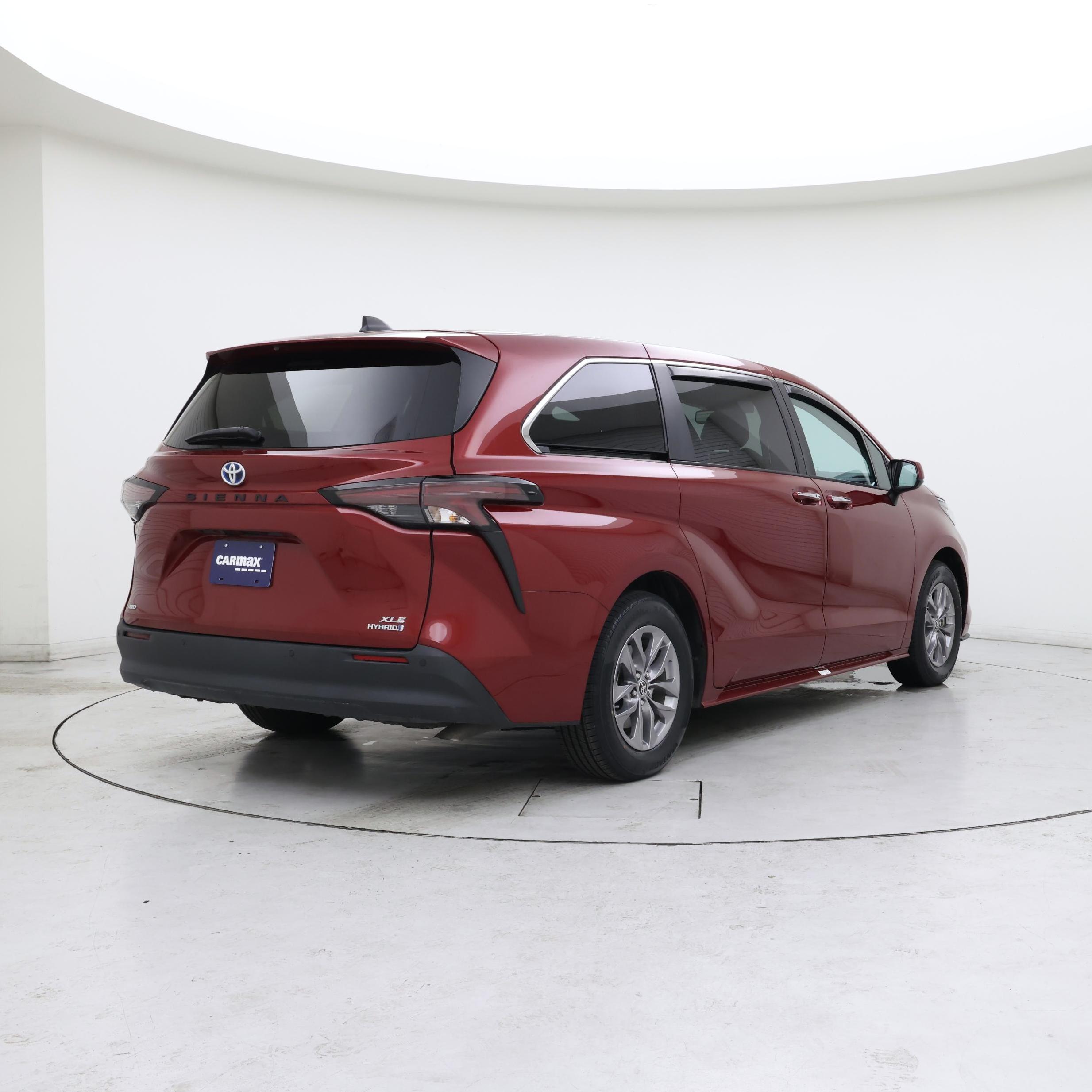 Thumbnail: 2023 Toyota Sienna - 8