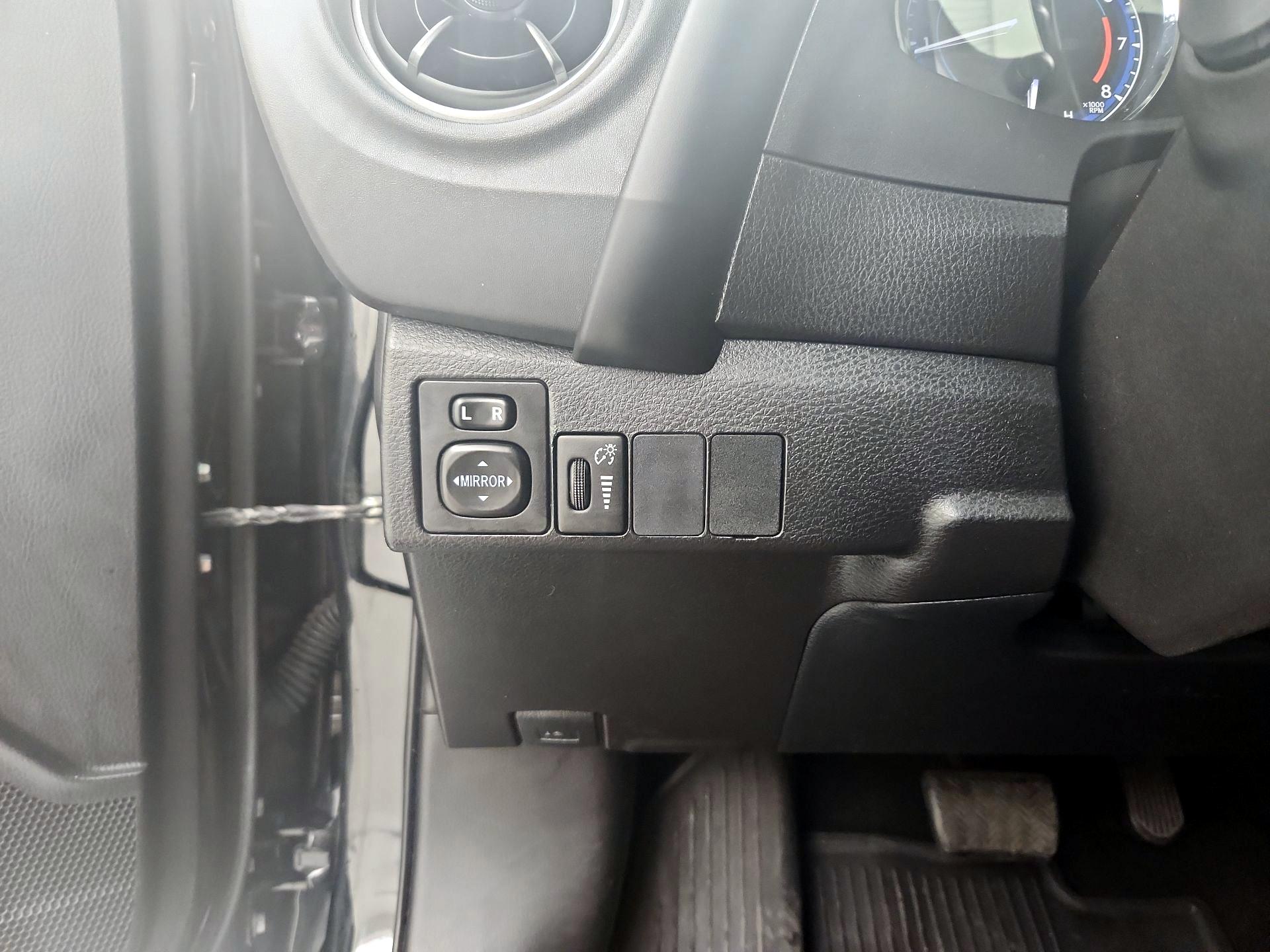 Thumbnail: 2018 Toyota Corolla - 13