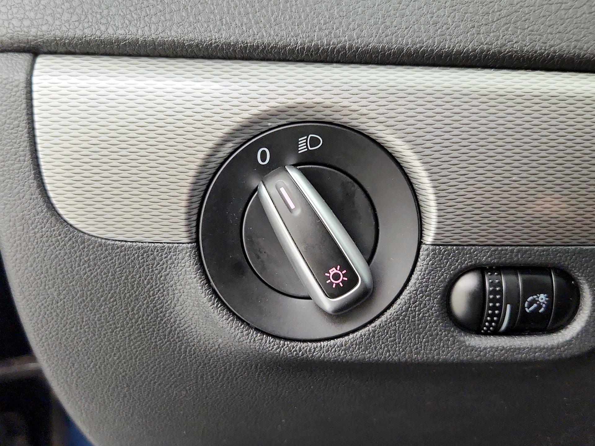 Thumbnail: 2017 Volkswagen Jetta - 13