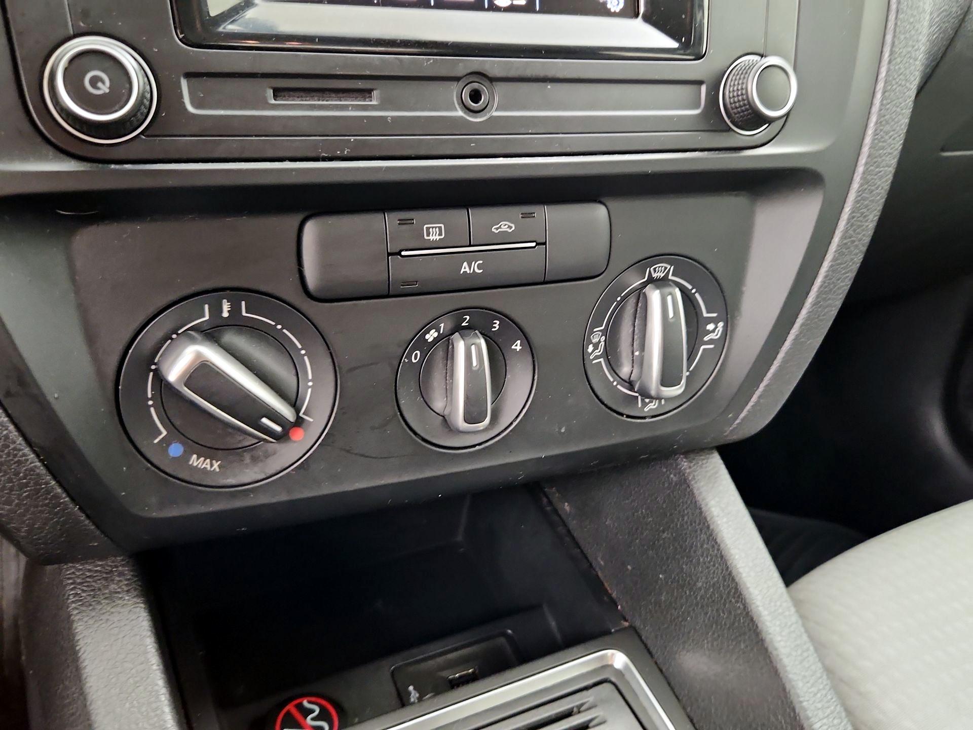 Thumbnail: 2017 Volkswagen Jetta - 16