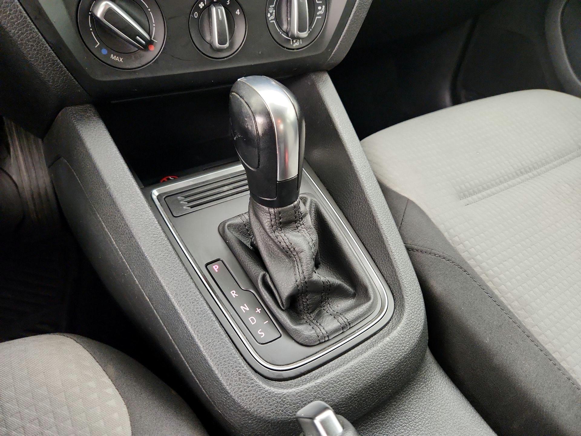 Thumbnail: 2017 Volkswagen Jetta - 17