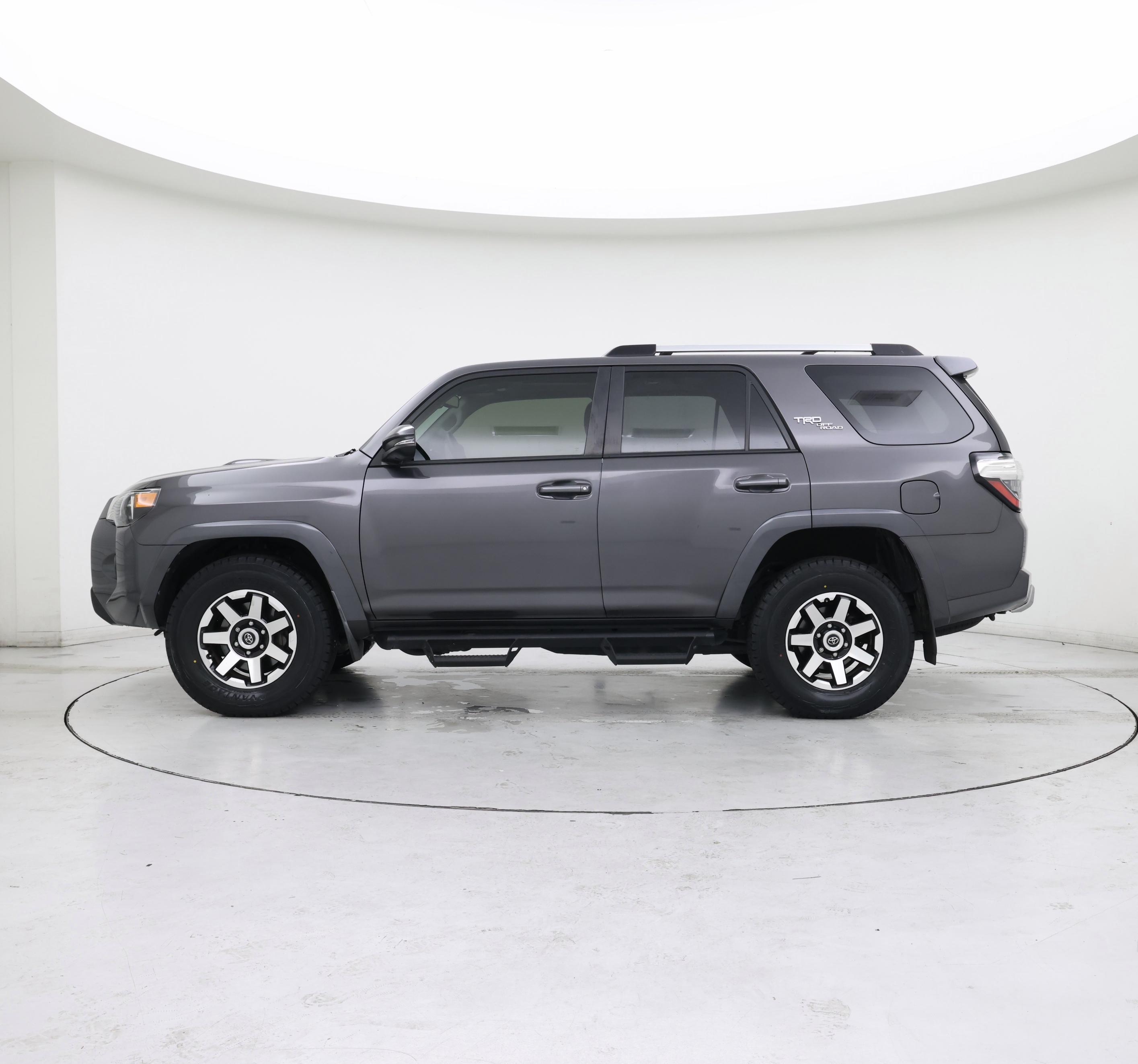 Thumbnail: 2018 Toyota 4Runner - 3