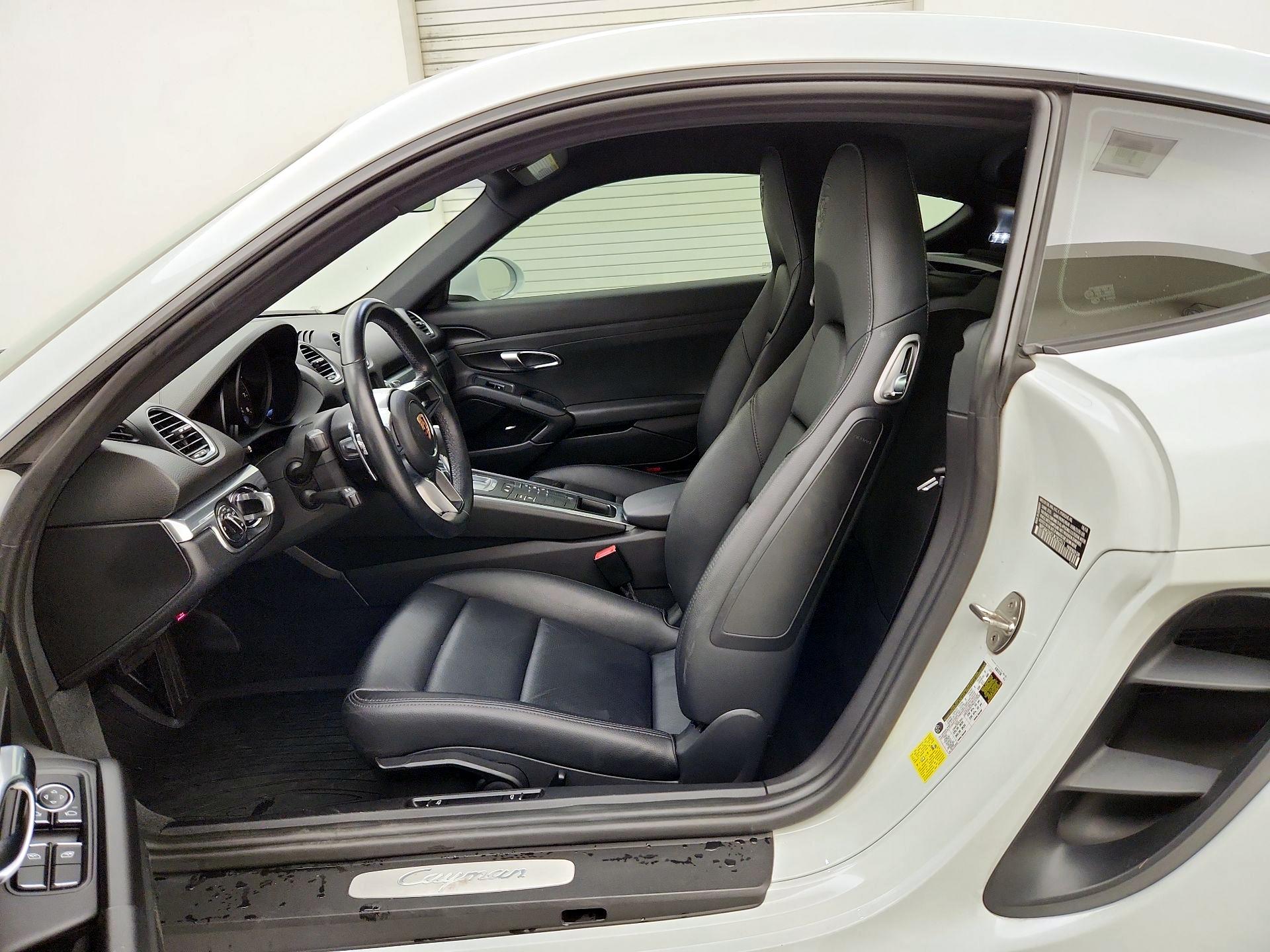 Thumbnail: 2018 Porsche 718 Cayman - 11