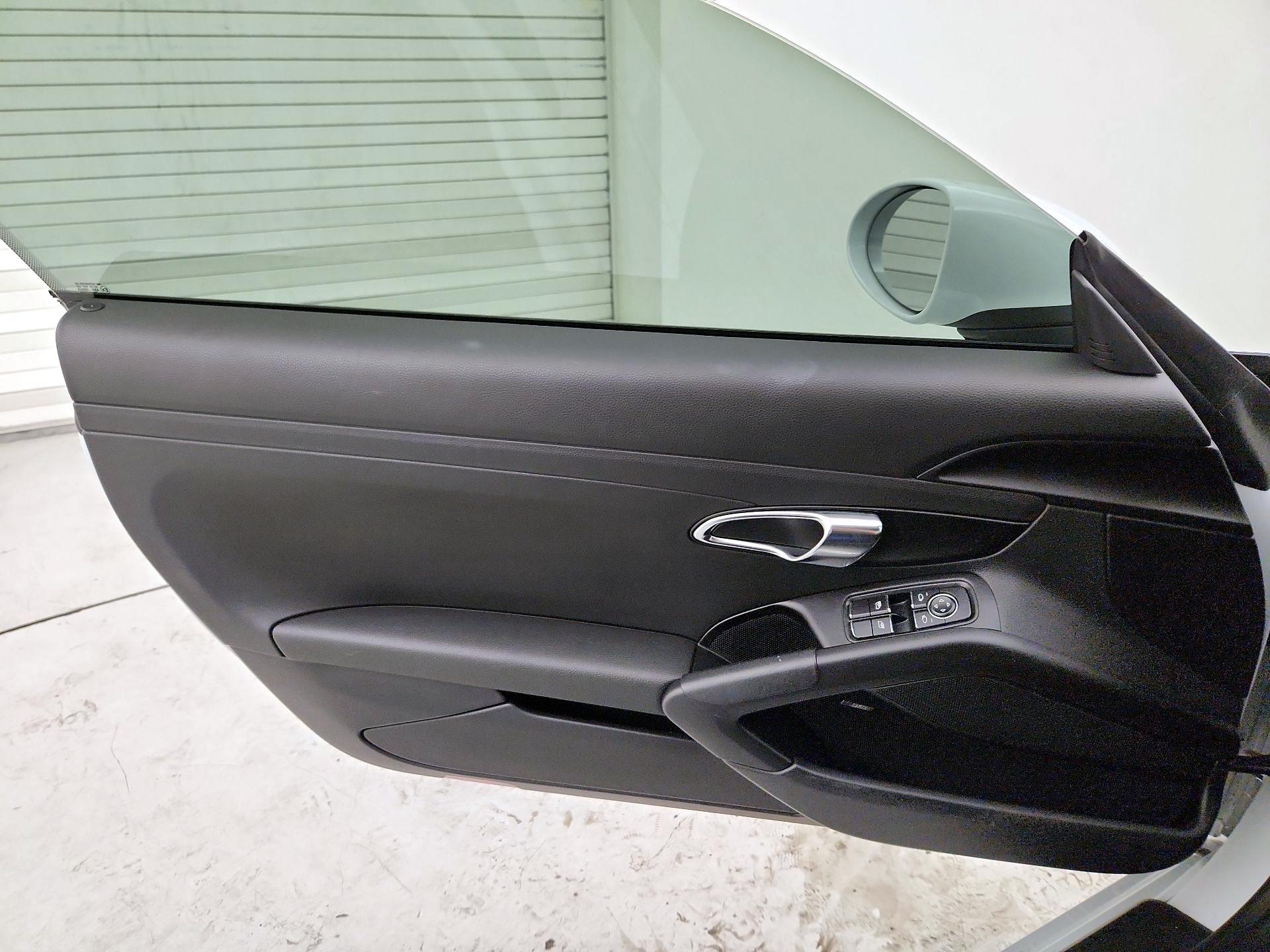 Thumbnail: 2018 Porsche 718 Cayman - 12