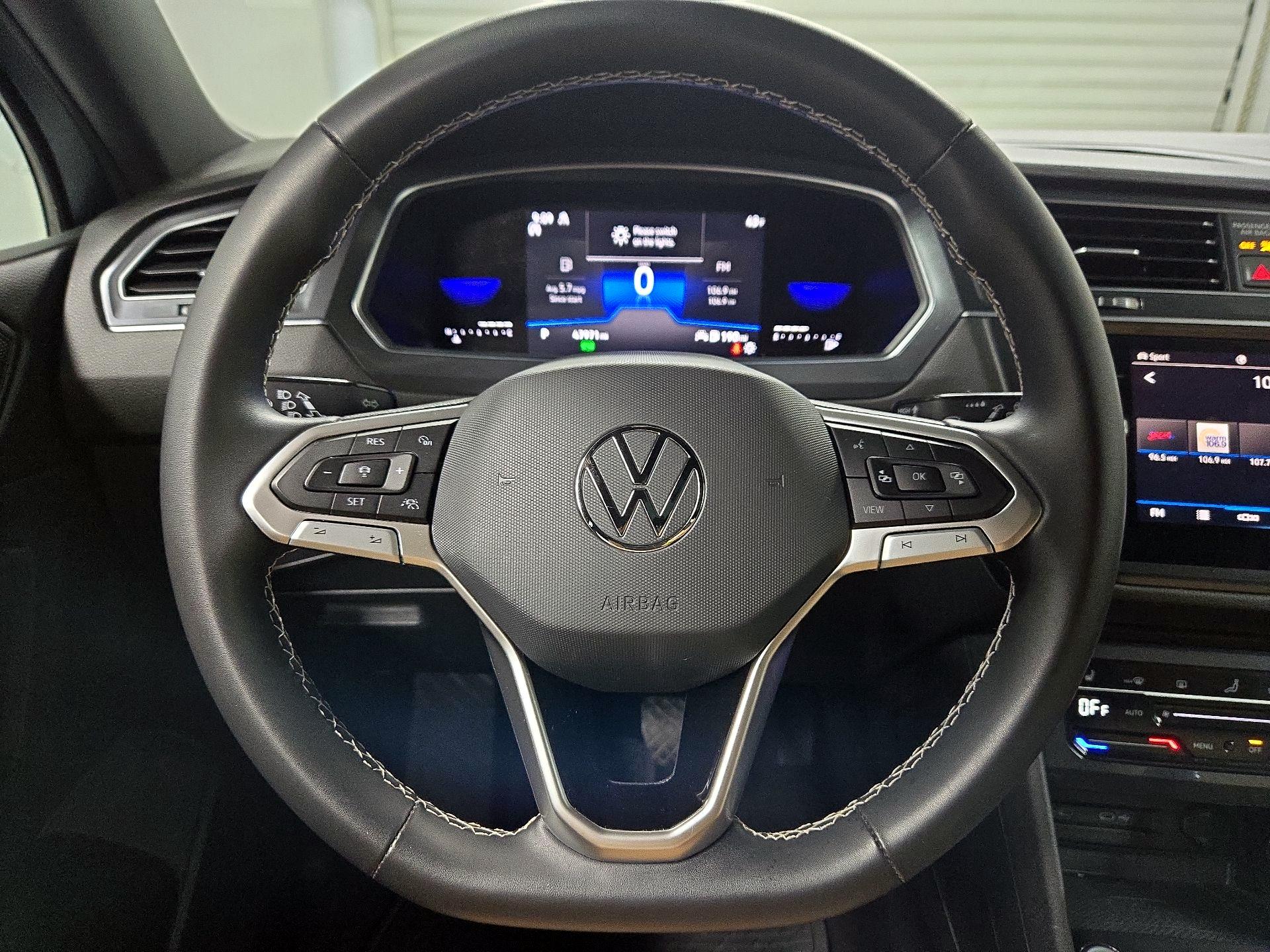 Thumbnail: 2022 Volkswagen Tiguan - 10