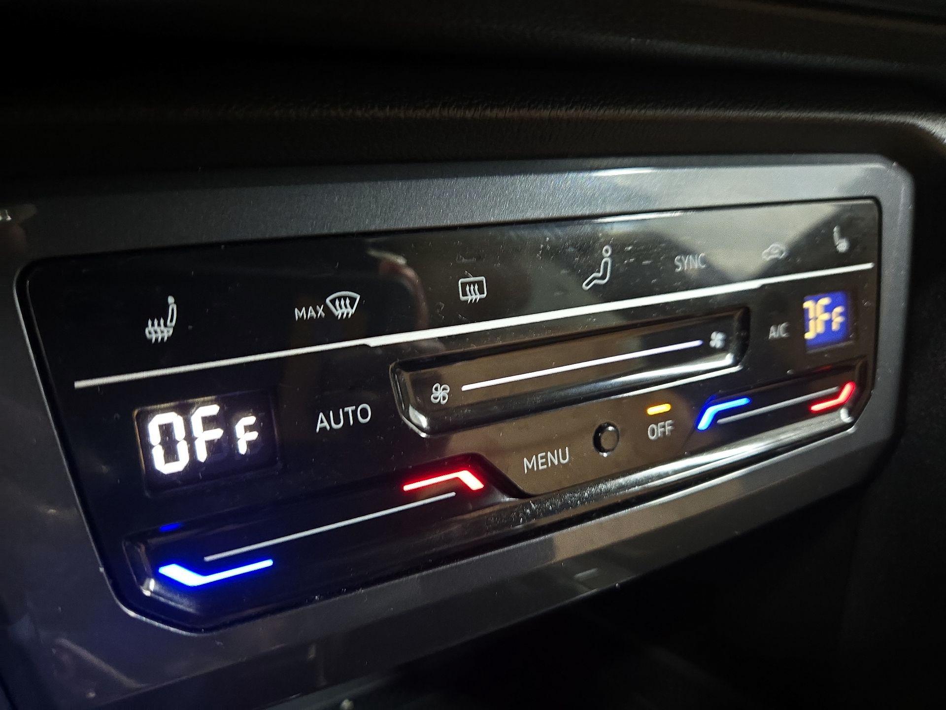 Thumbnail: 2022 Volkswagen Tiguan - 16