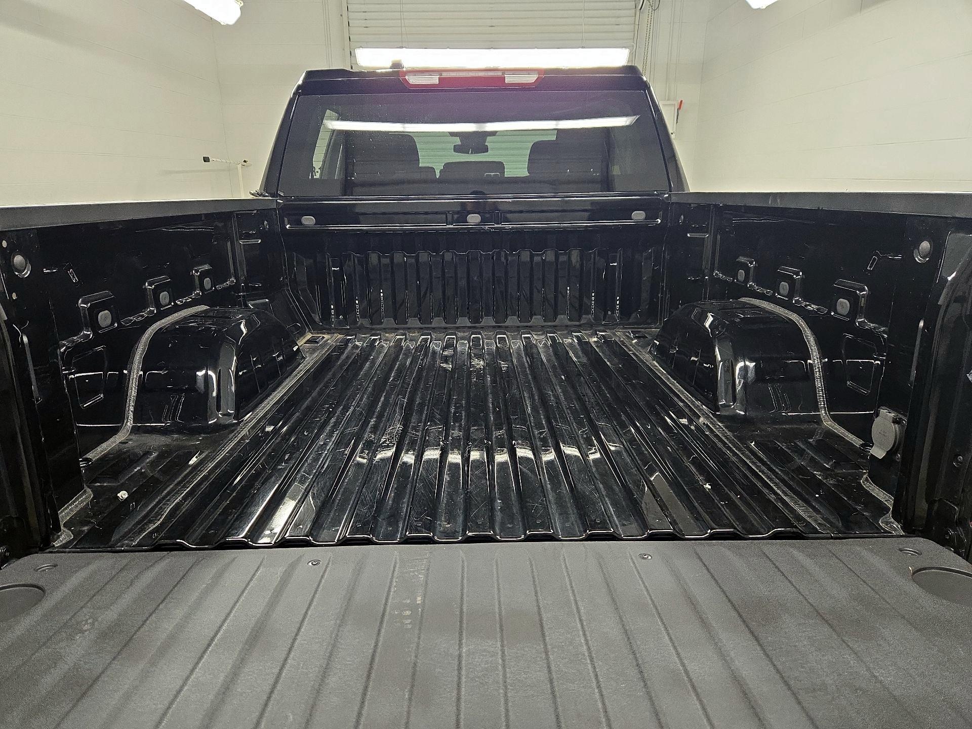 Thumbnail: 2023 Chevrolet Silverado 1500 - 20