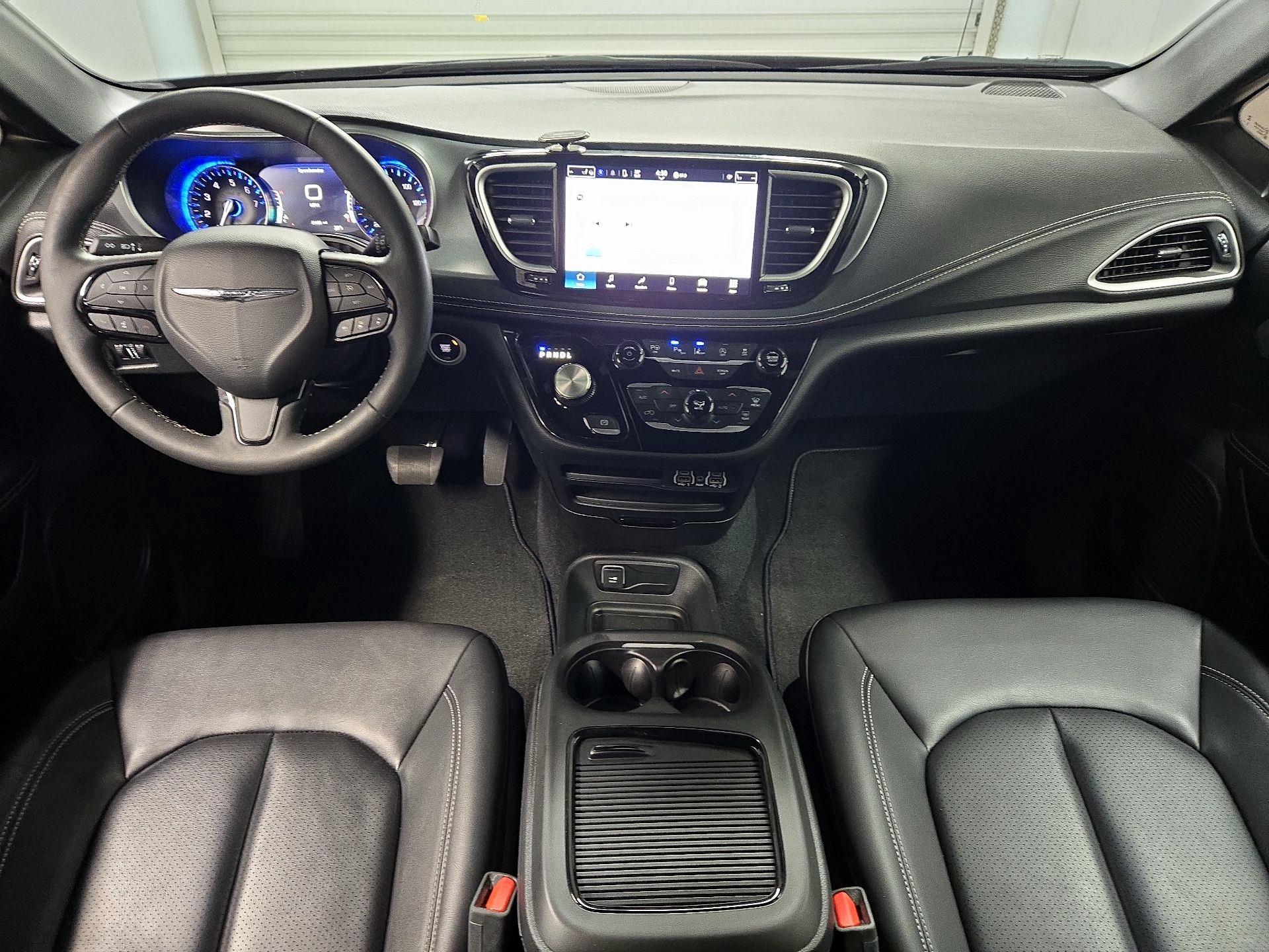 Thumbnail: 2024 Chrysler Pacifica - 9