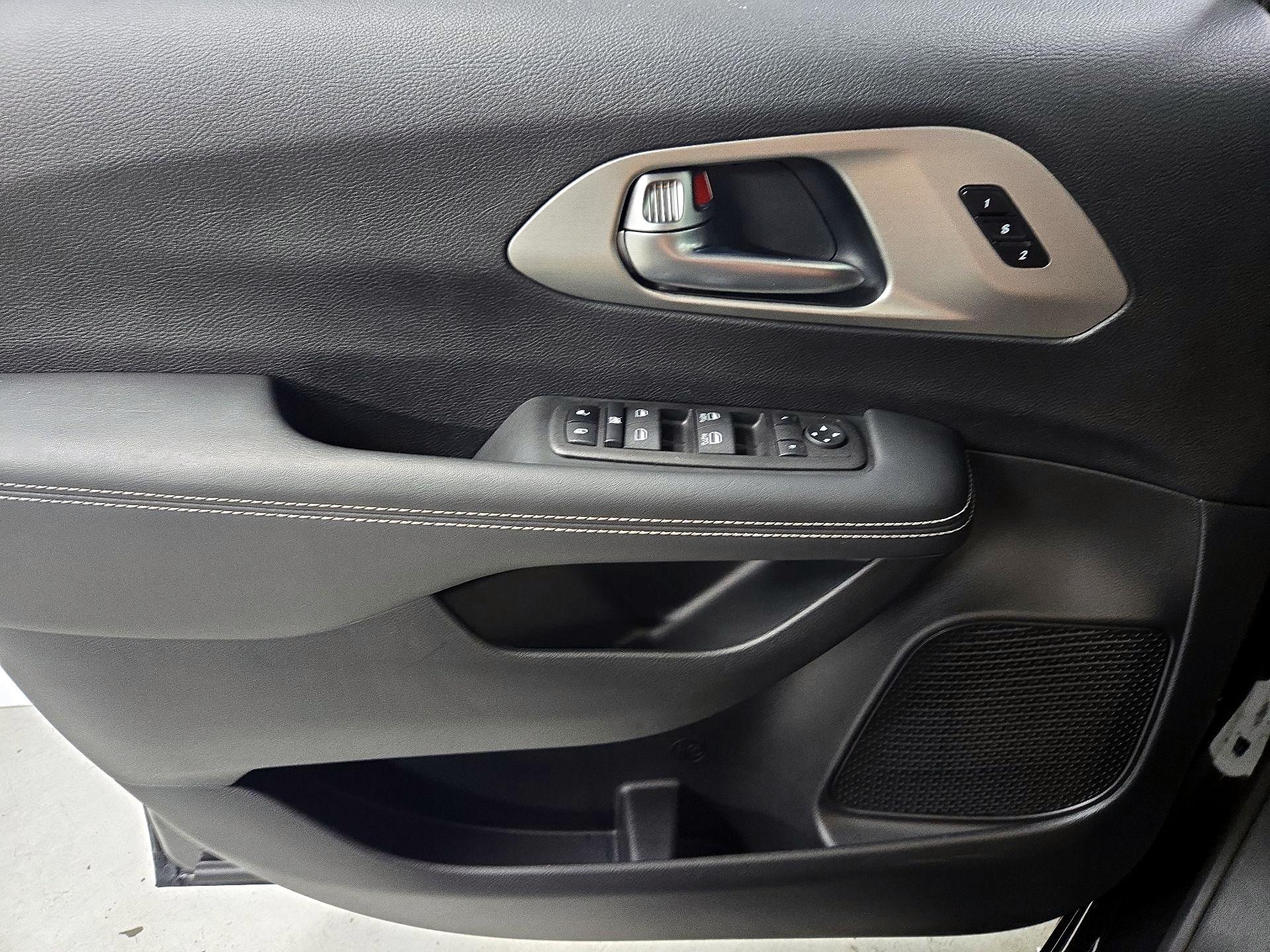 Thumbnail: 2024 Chrysler Pacifica - 12