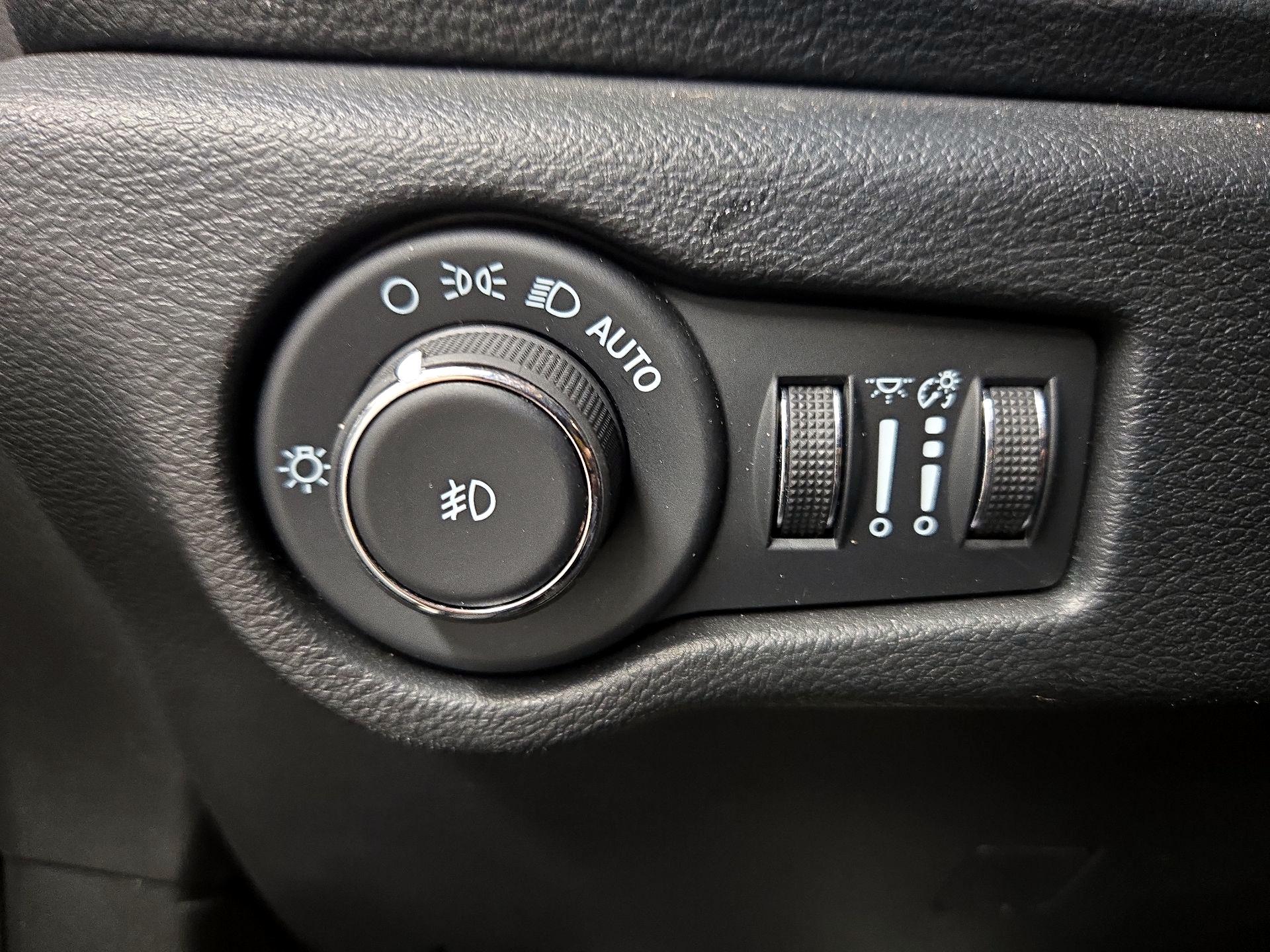 Thumbnail: 2024 Chrysler Pacifica - 13