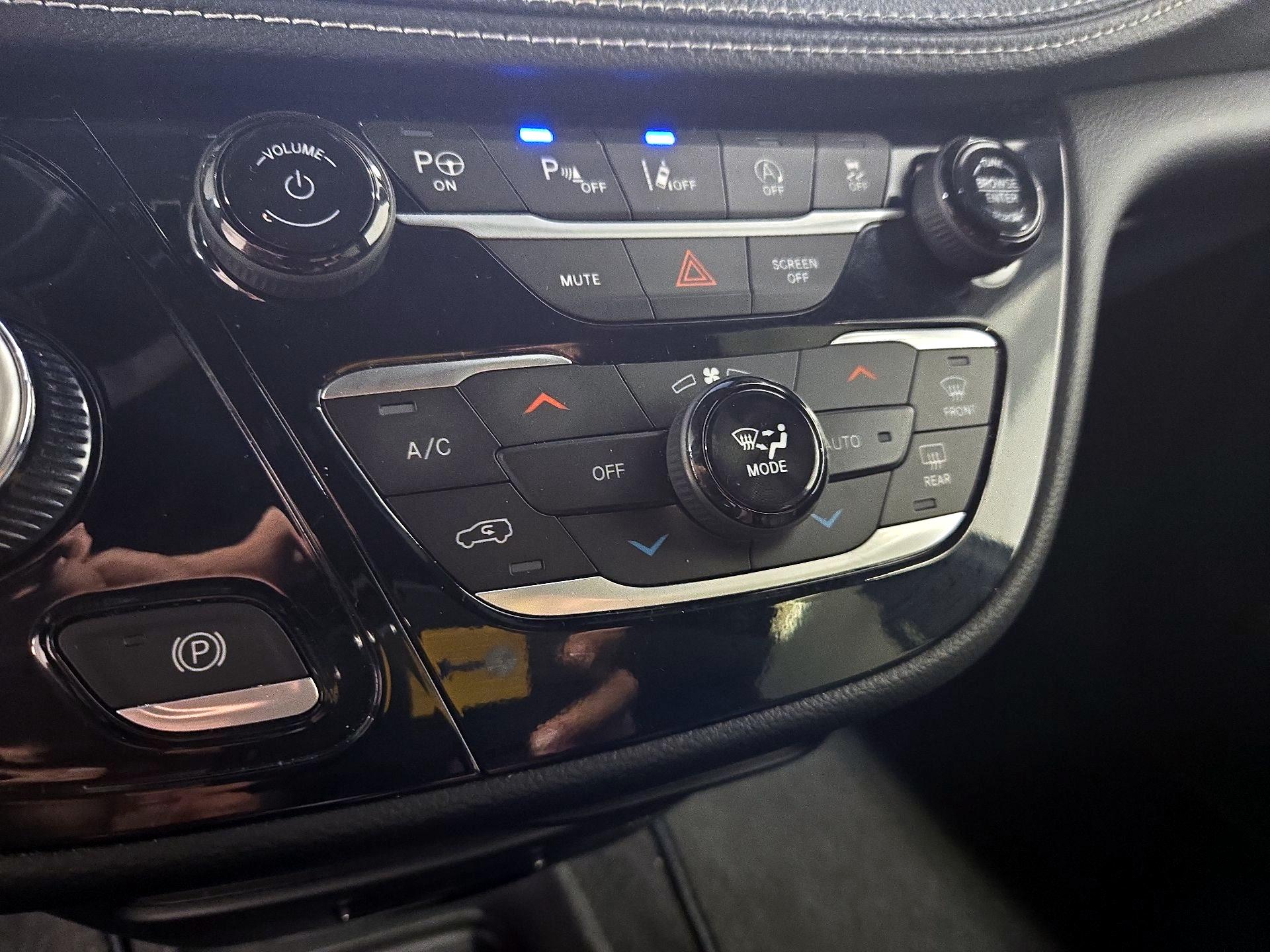 Thumbnail: 2024 Chrysler Pacifica - 16