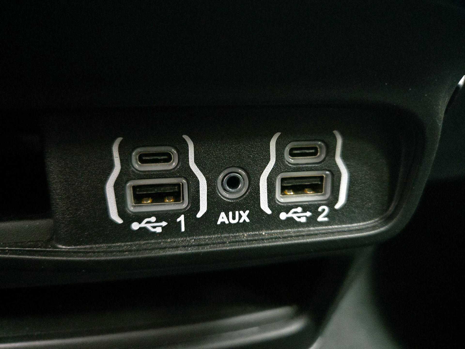 Thumbnail: 2024 Chrysler Pacifica - 18