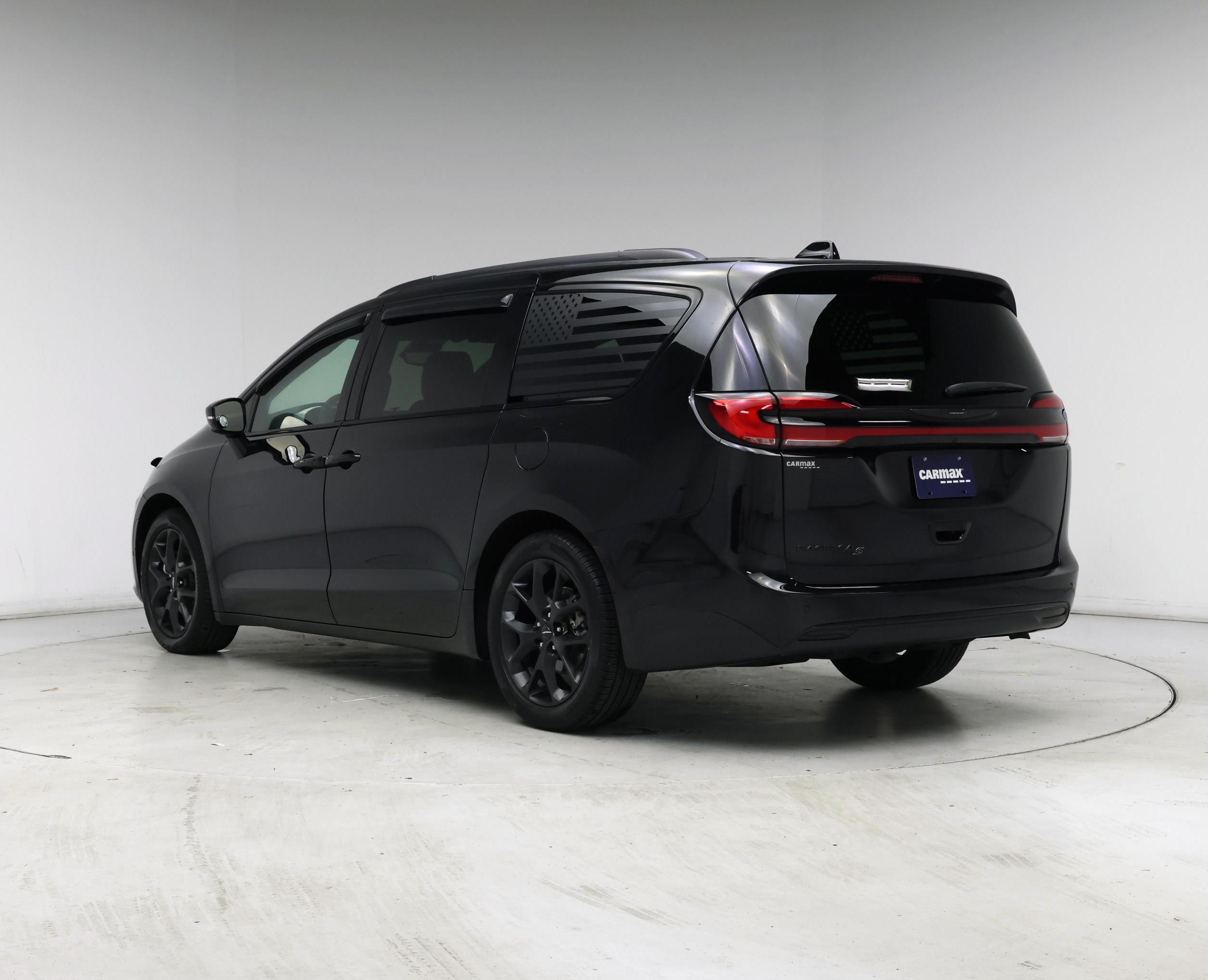 Thumbnail: 2024 Chrysler Pacifica - 2