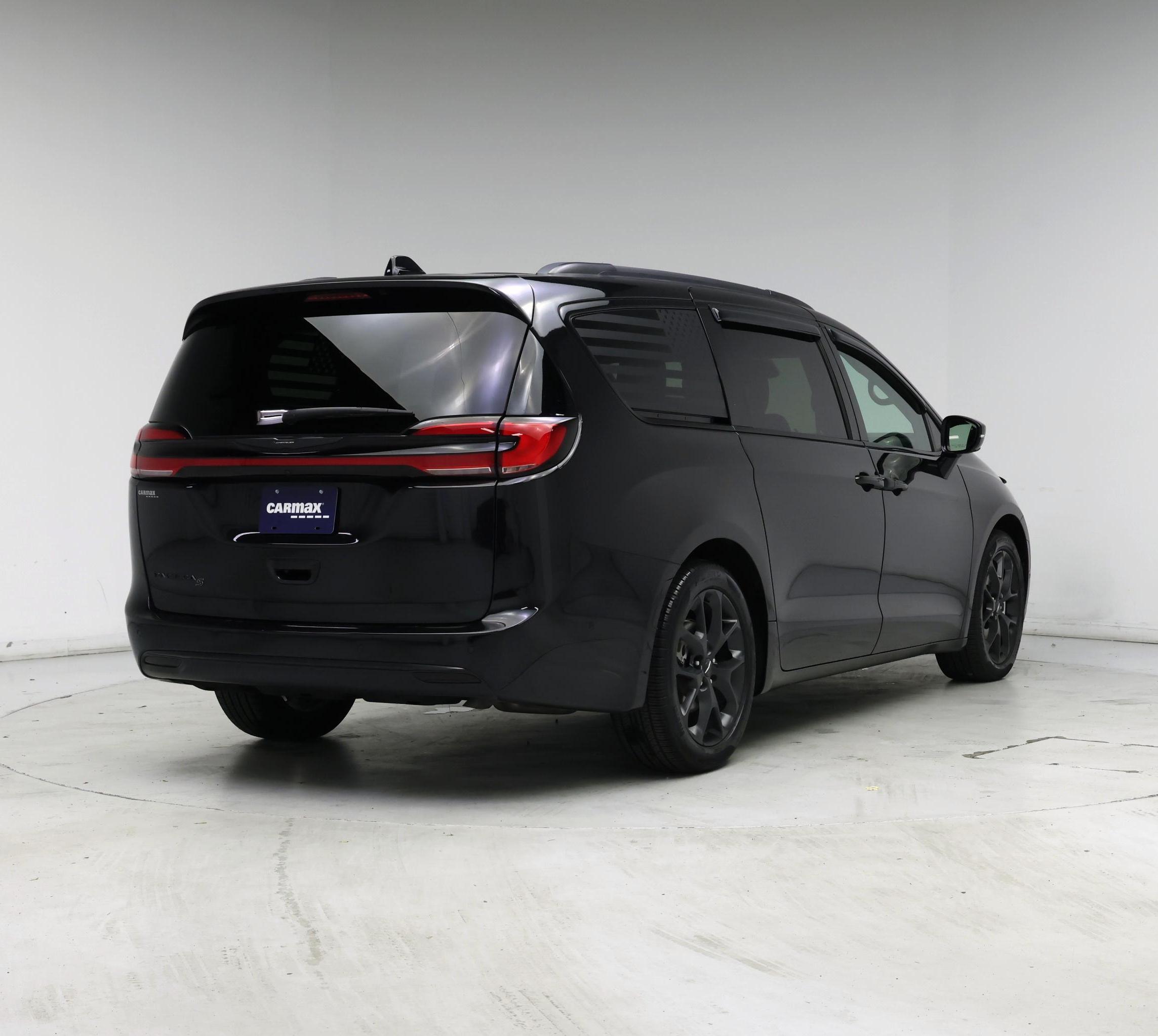 Thumbnail: 2024 Chrysler Pacifica - 8