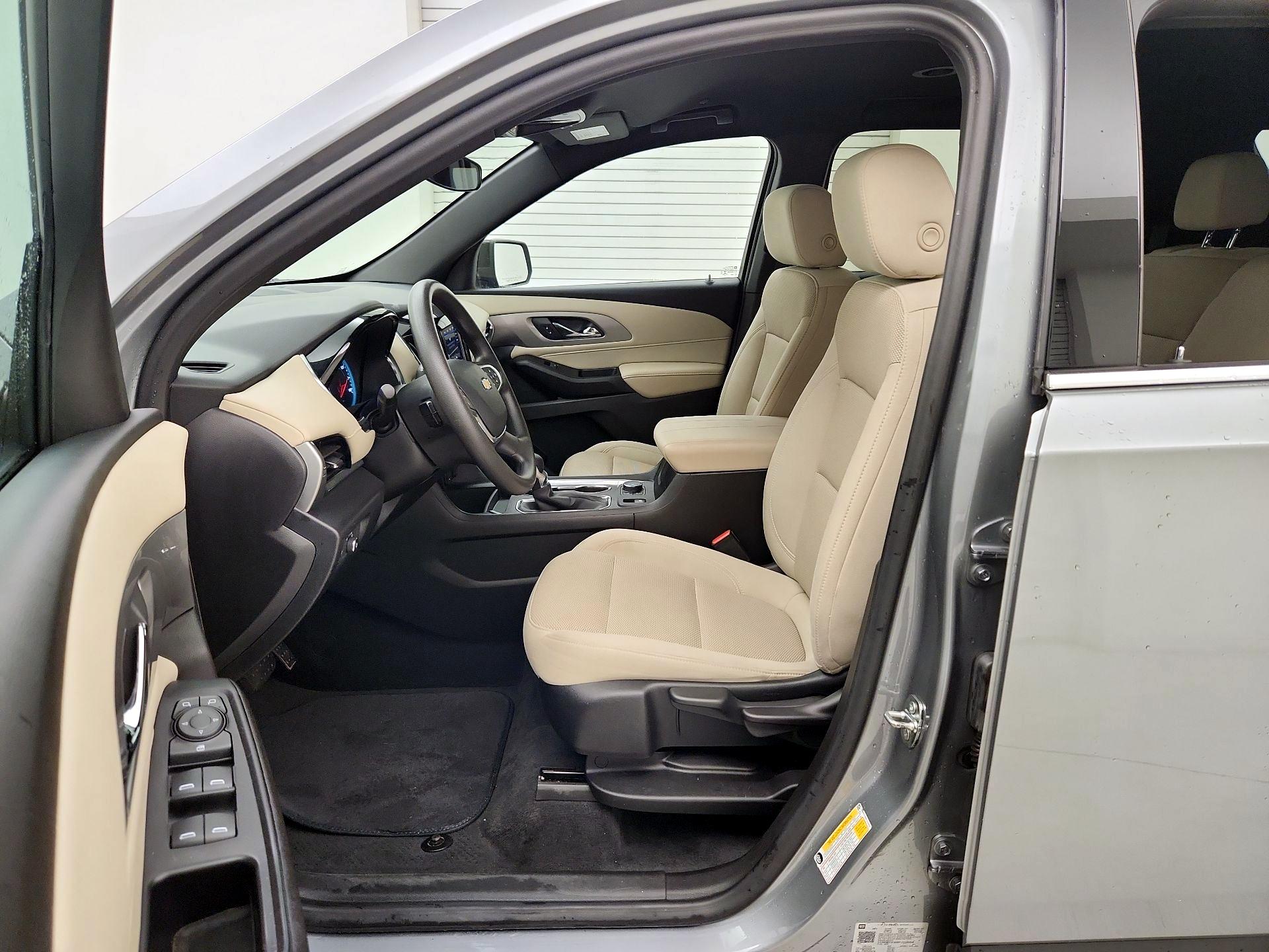 Thumbnail: 2023 Chevrolet Traverse - 11