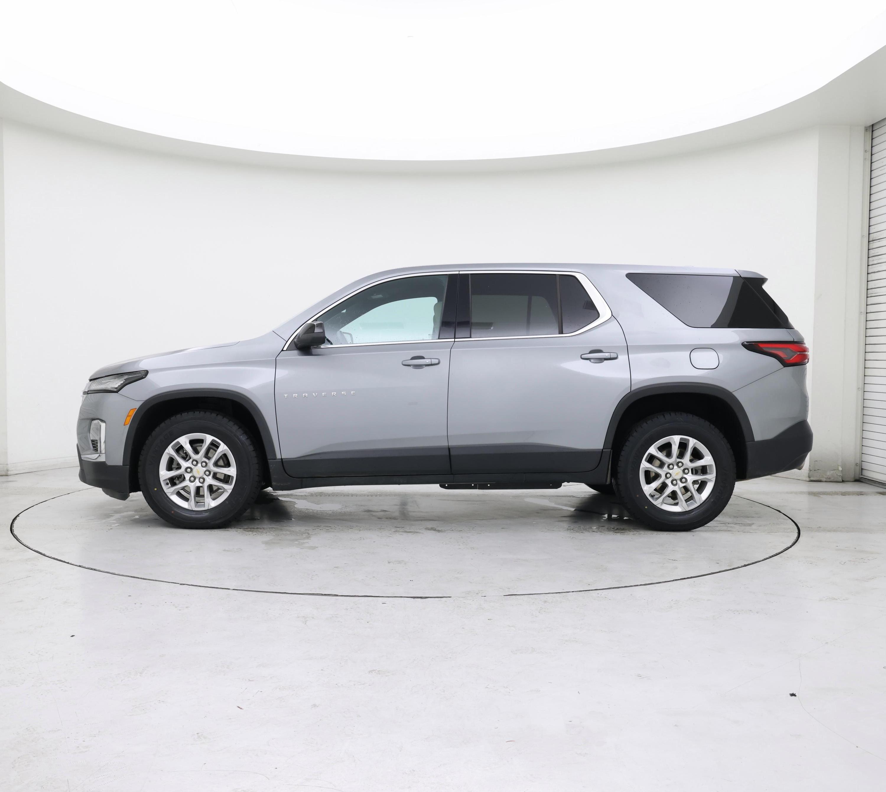 Thumbnail: 2023 Chevrolet Traverse - 3