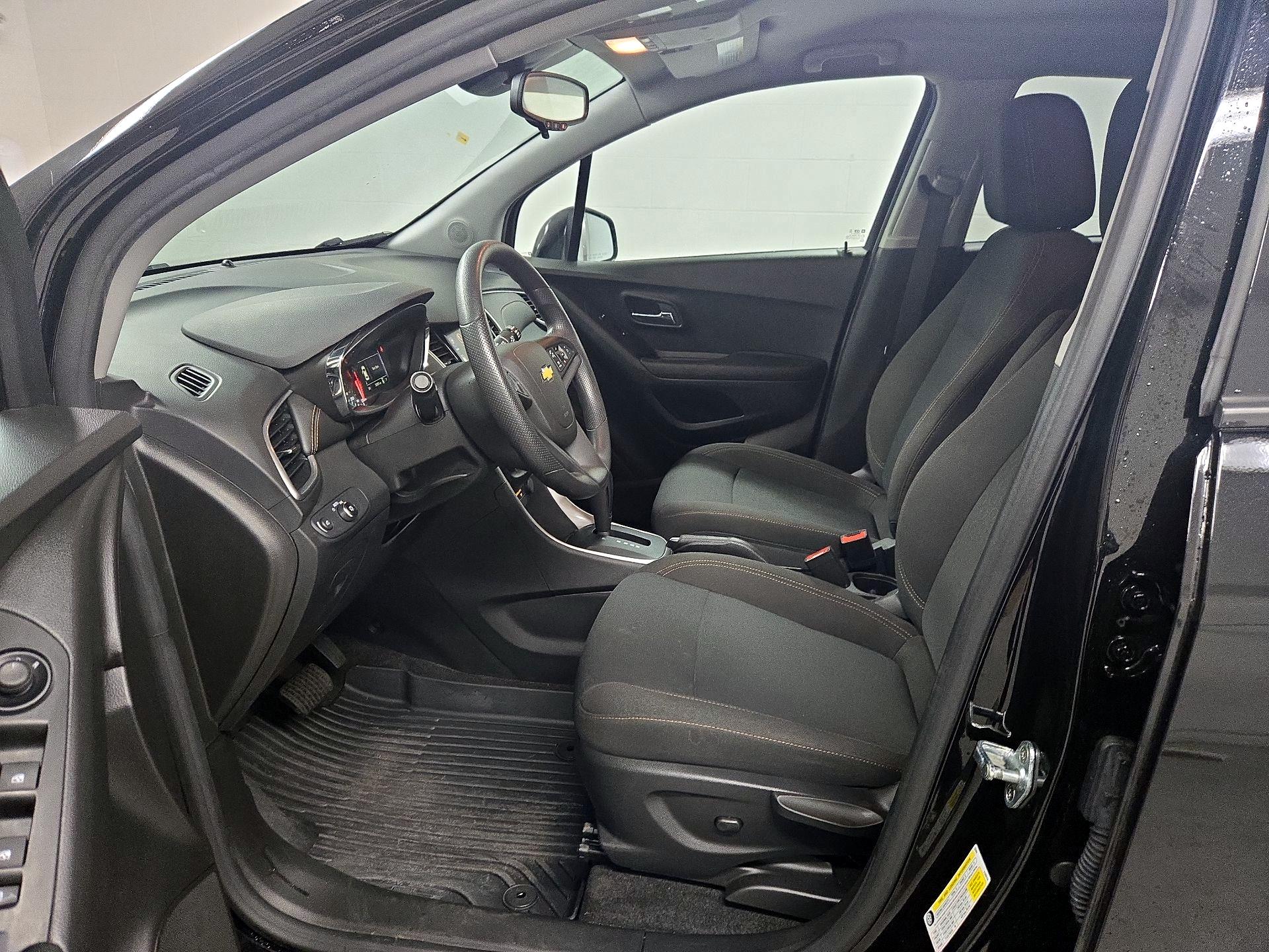 Thumbnail: 2022 Chevrolet Trax - 11