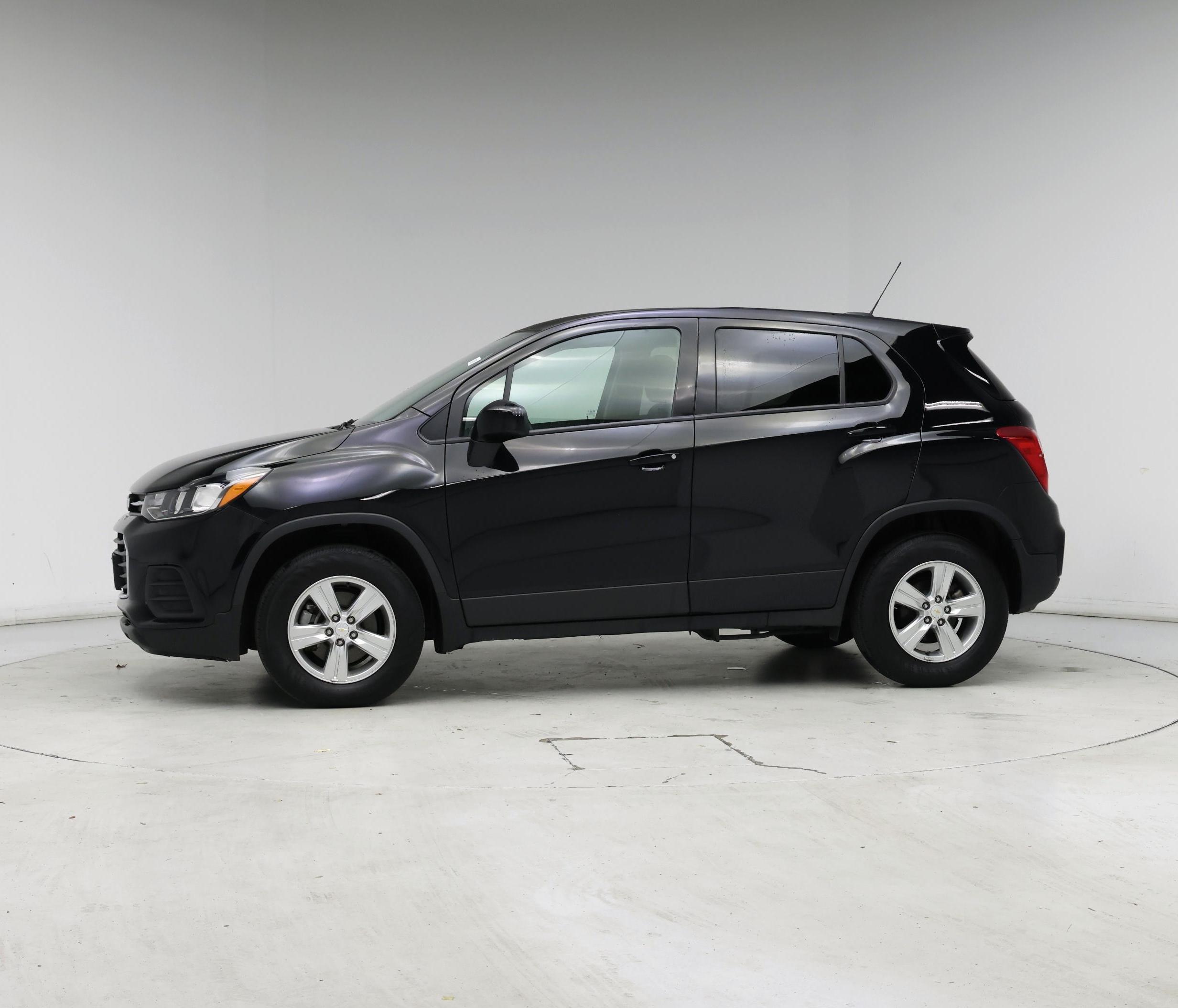 Thumbnail: 2022 Chevrolet Trax - 3