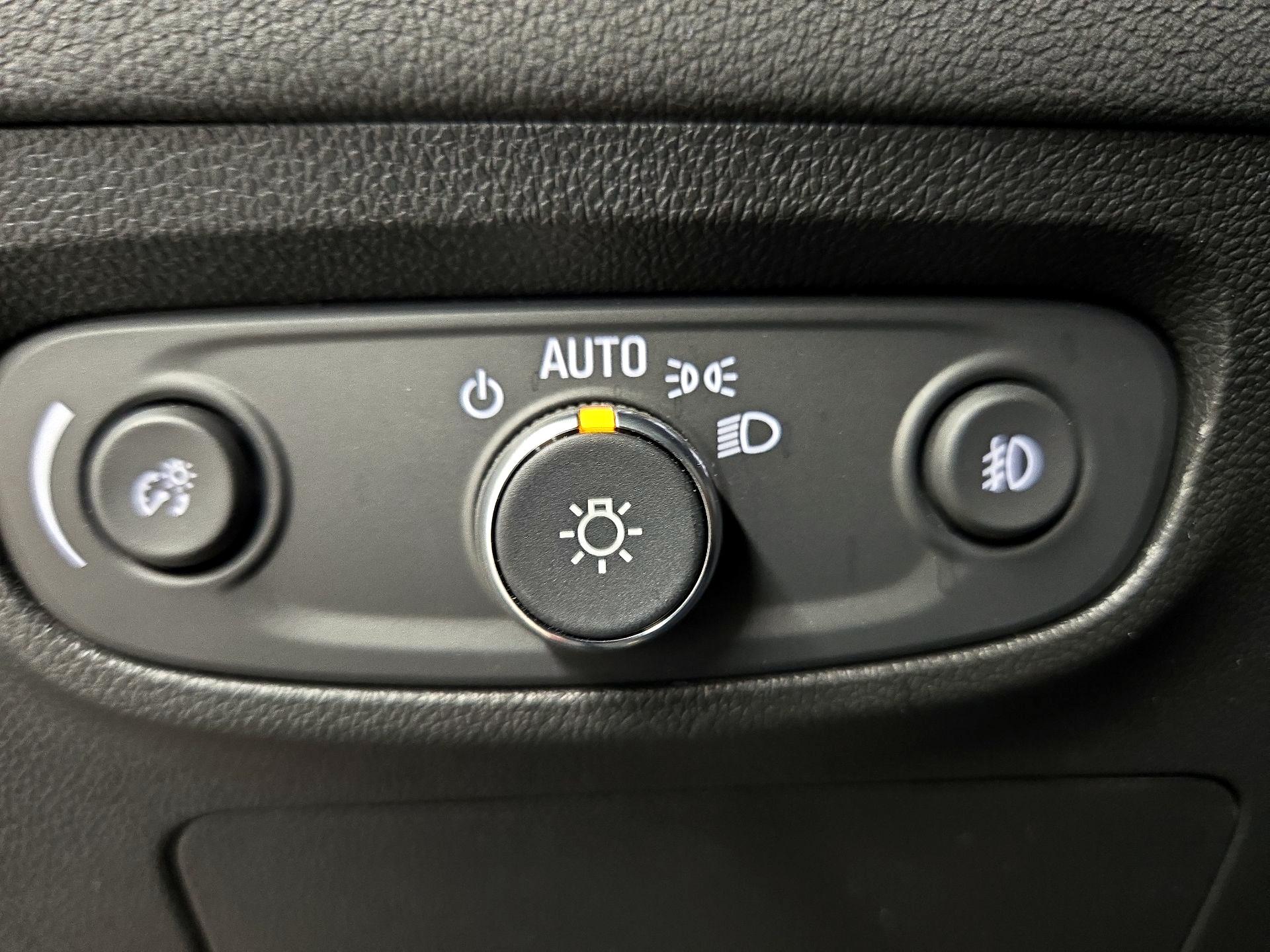 Thumbnail: 2022 Buick Encore GX - 13