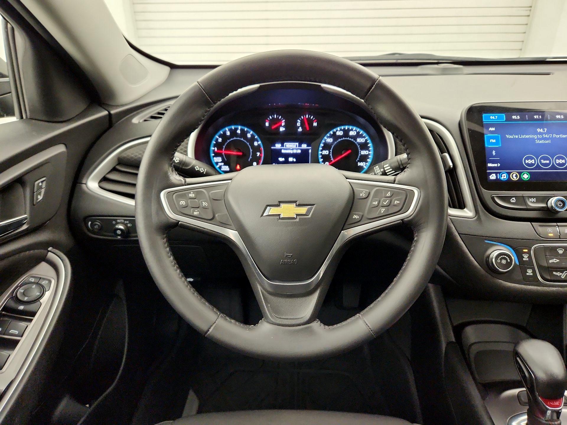 Thumbnail: 2022 Chevrolet Malibu - 10