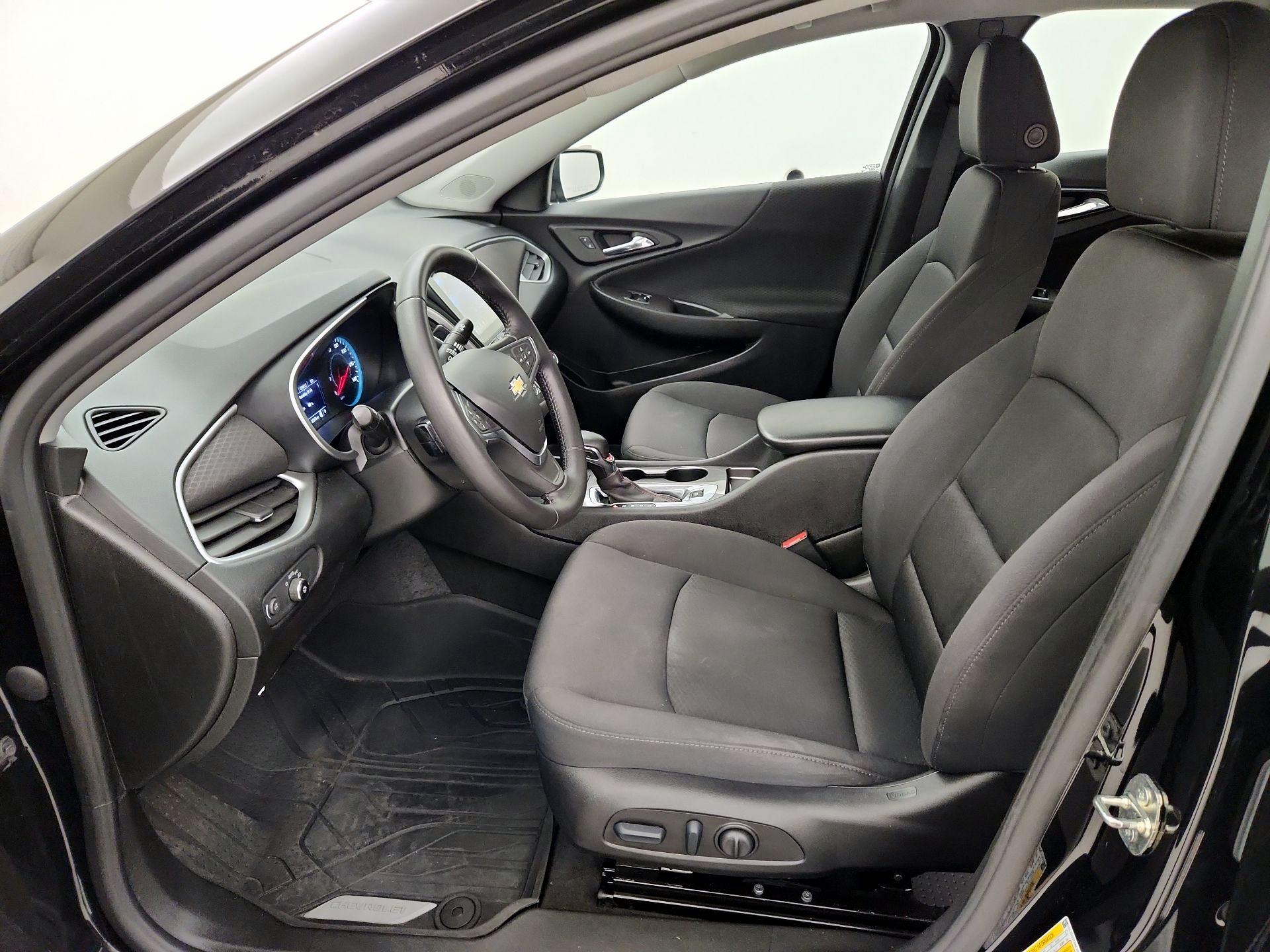 Thumbnail: 2022 Chevrolet Malibu - 11