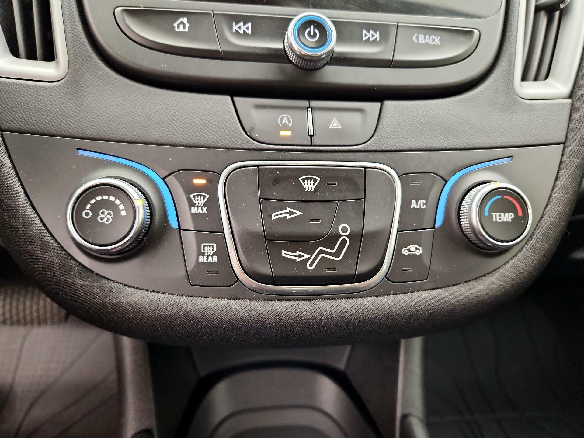 Thumbnail: 2022 Chevrolet Malibu - 16