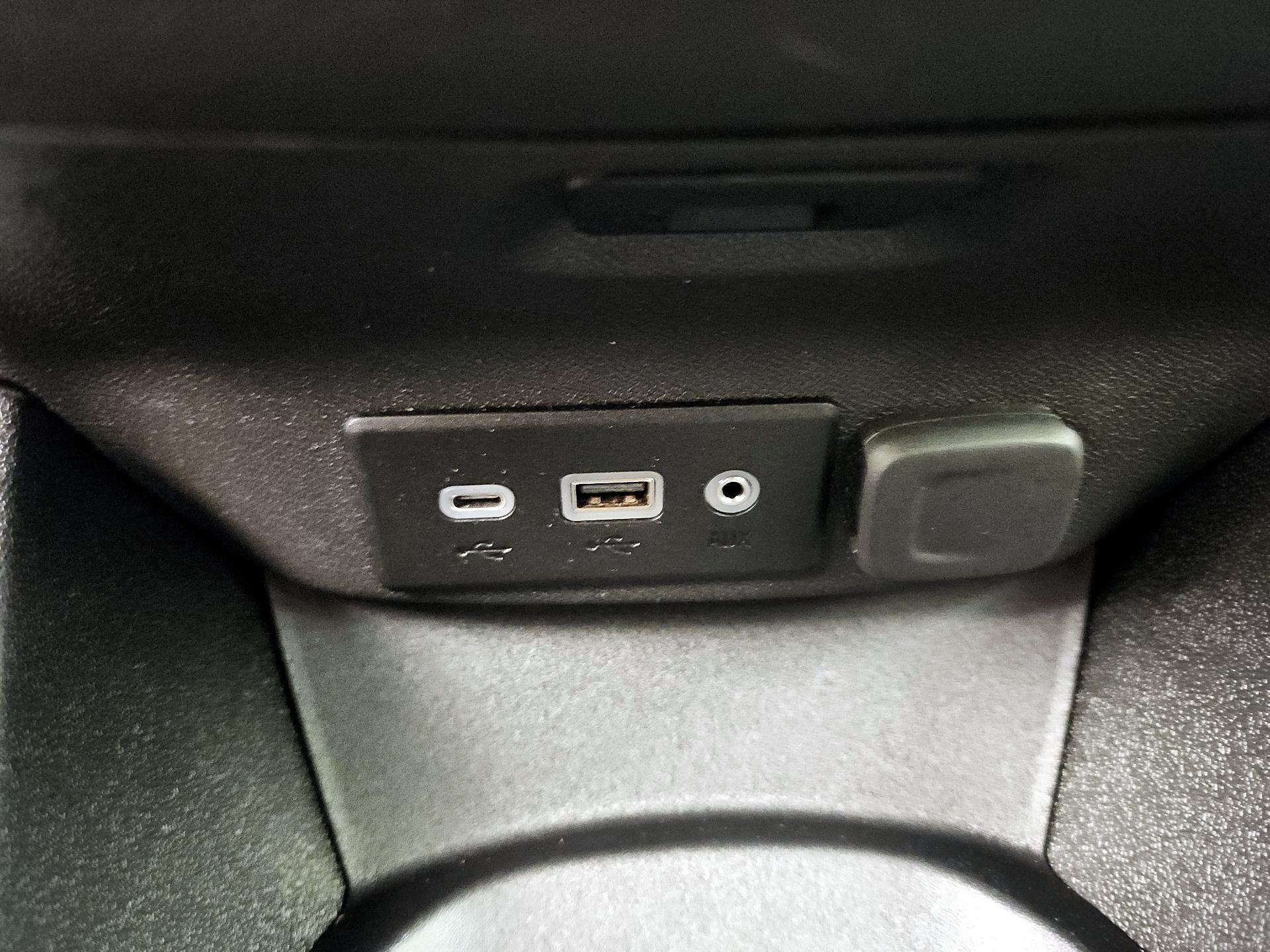 Thumbnail: 2022 Chevrolet Malibu - 18