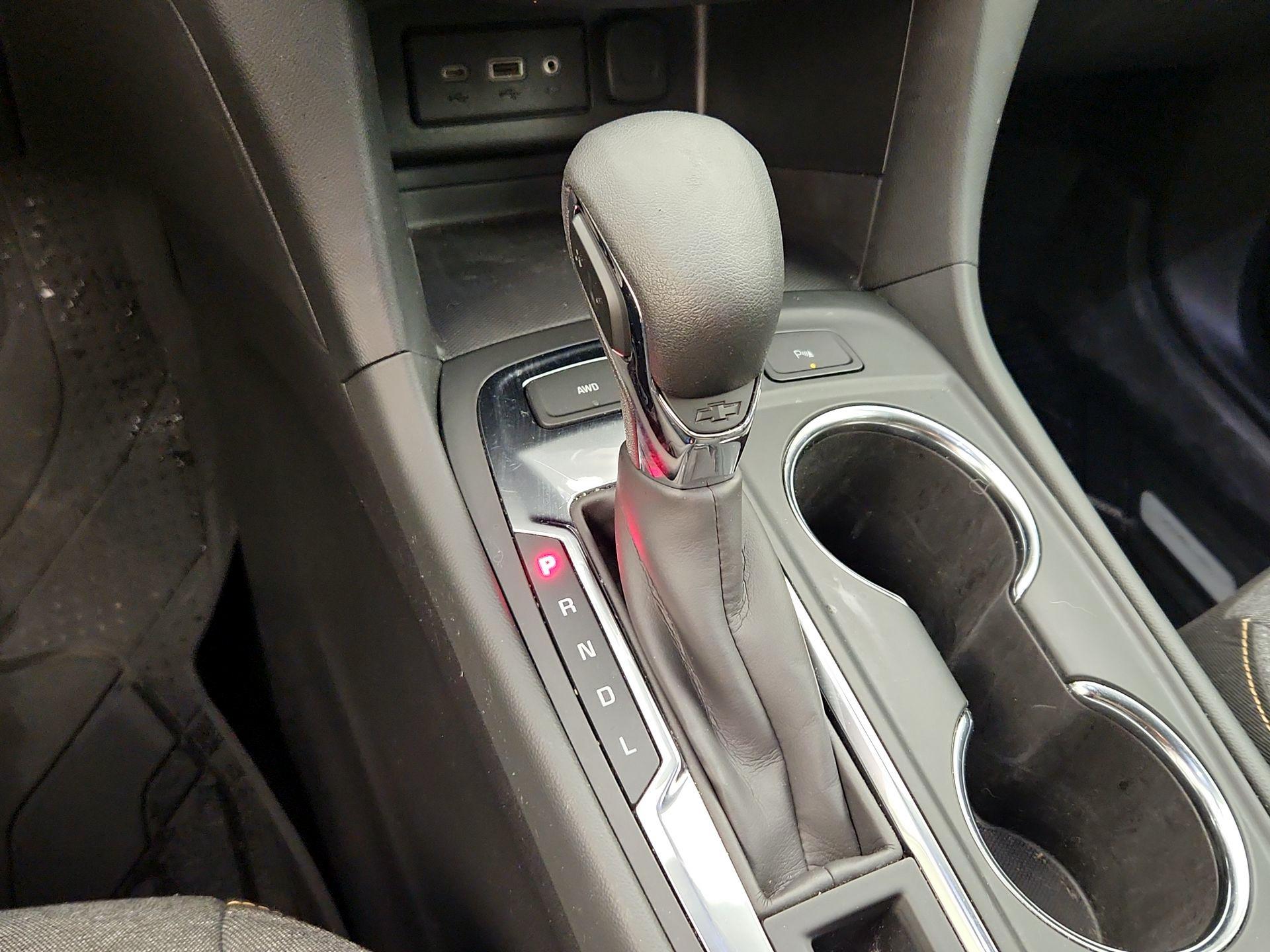 Thumbnail: 2022 Chevrolet Equinox - 17