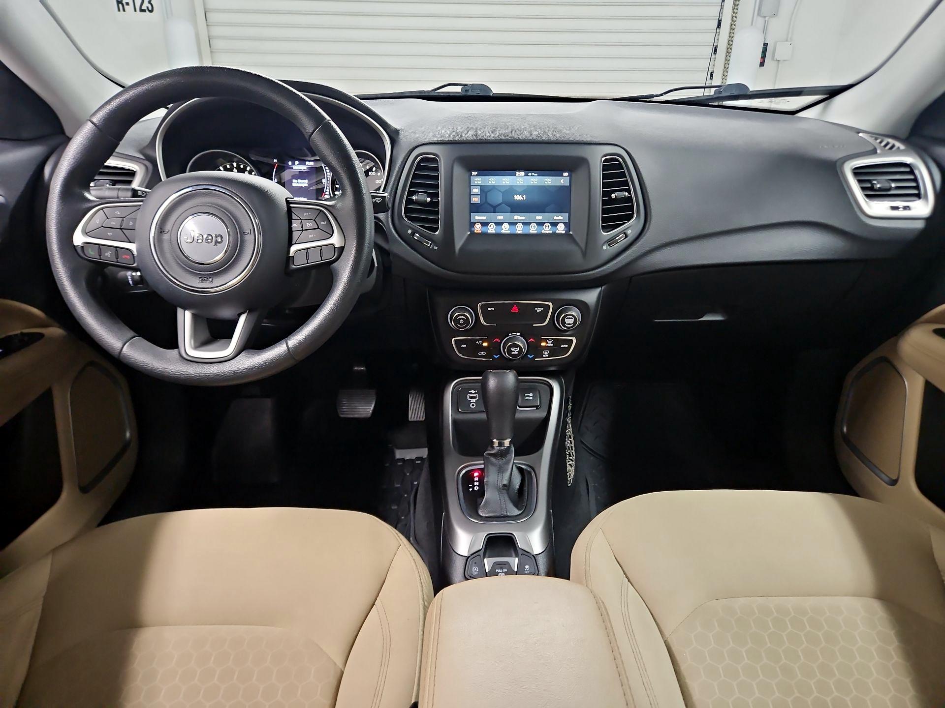 Thumbnail: 2020 Jeep Compass - 9