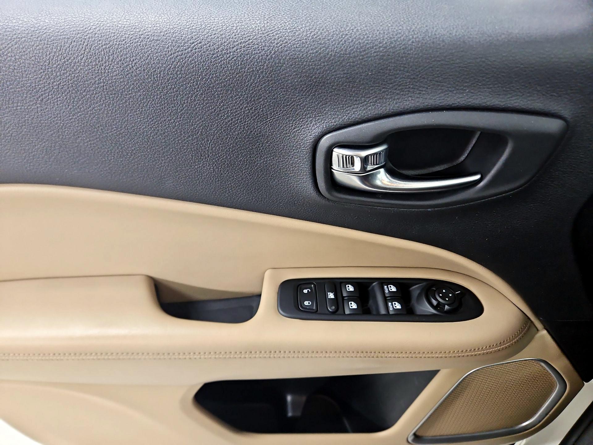 Thumbnail: 2020 Jeep Compass - 12