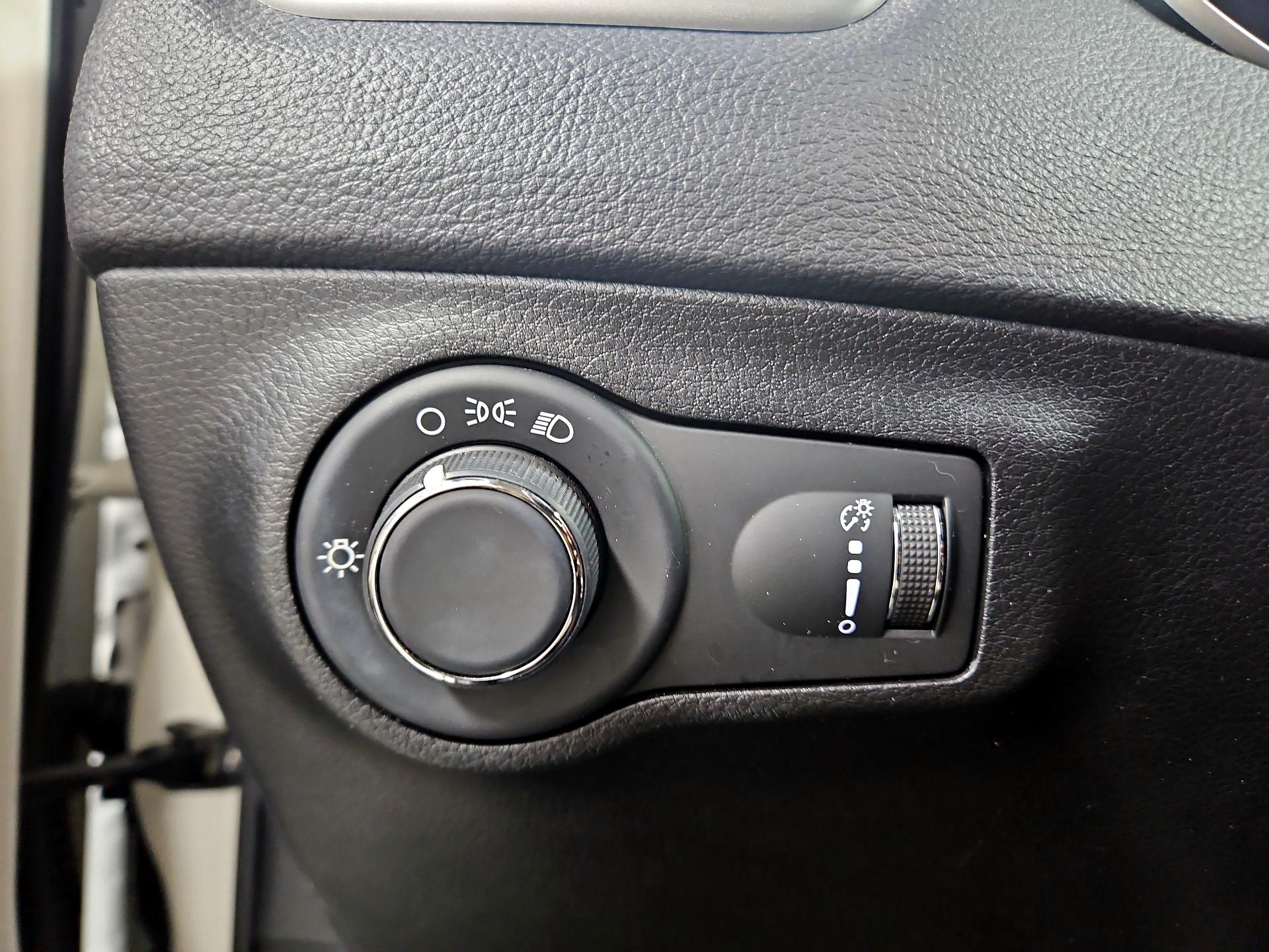 Thumbnail: 2020 Jeep Compass - 13