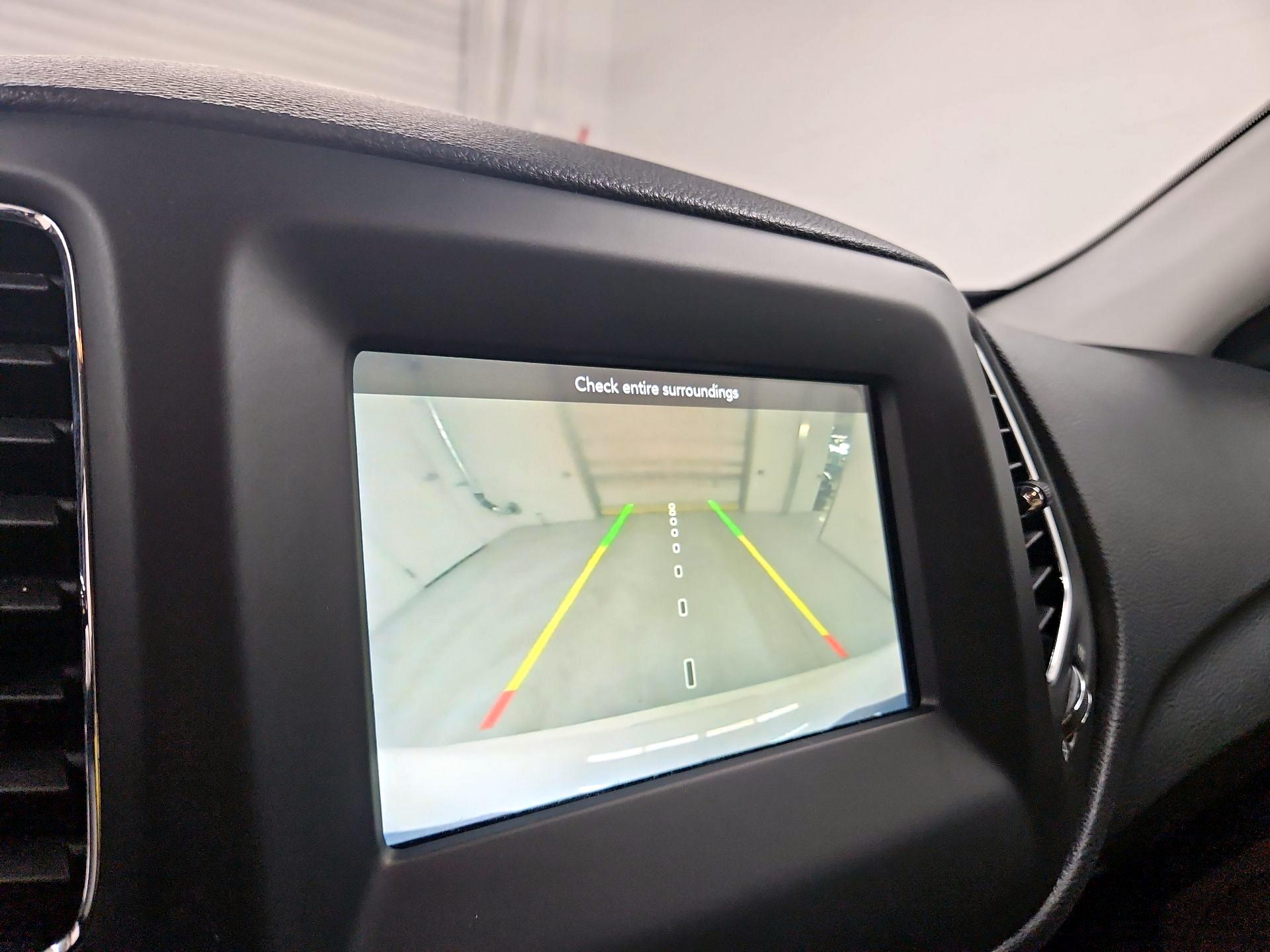 Thumbnail: 2020 Jeep Compass - 14