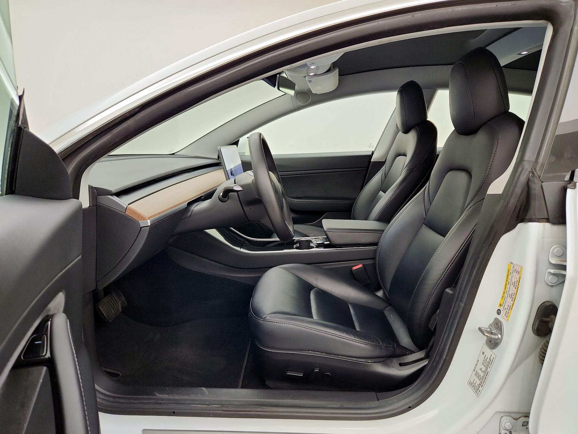 Thumbnail: 2020 Tesla Model 3 - 11