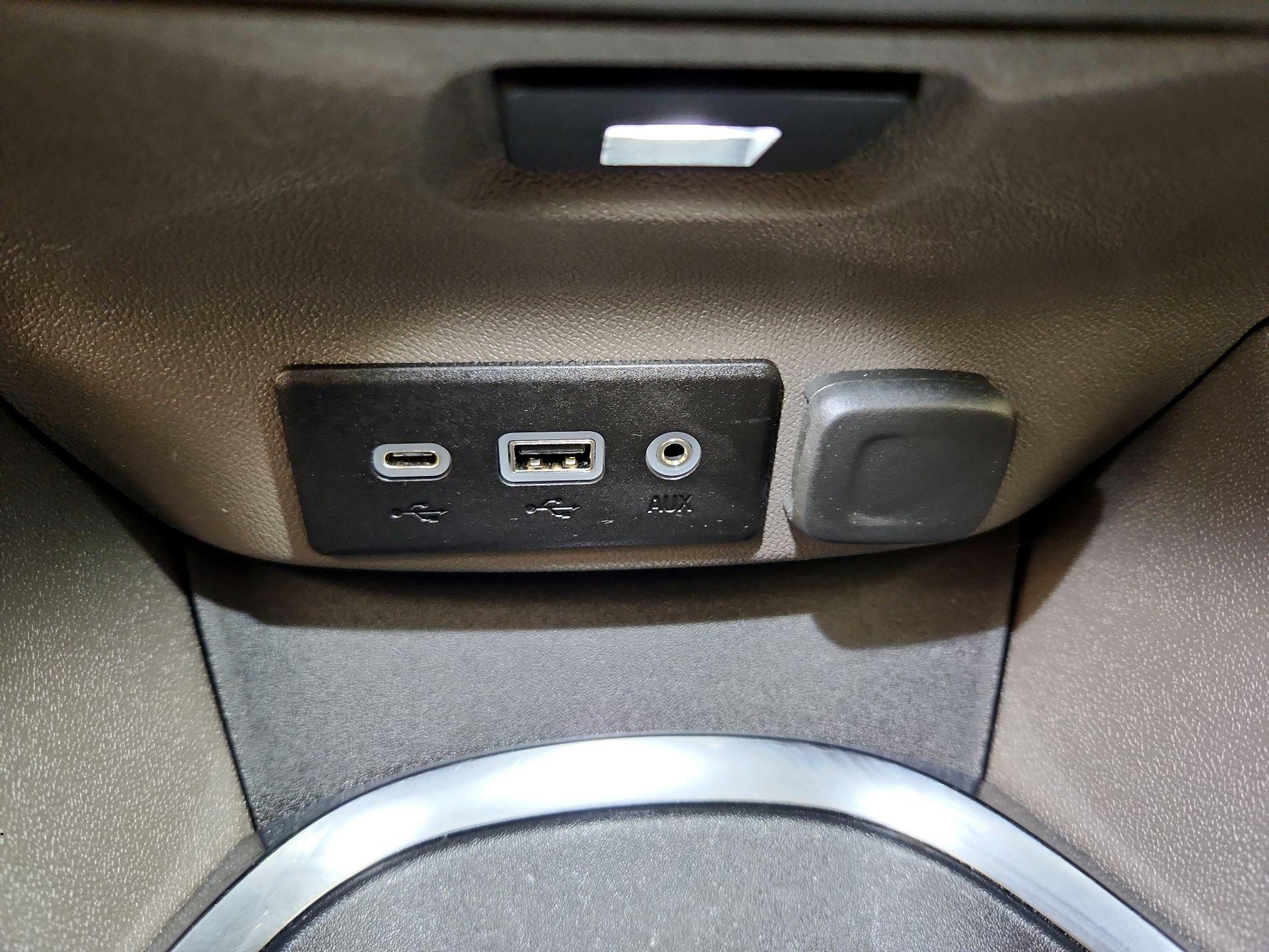 Thumbnail: 2023 Chevrolet Malibu - 18