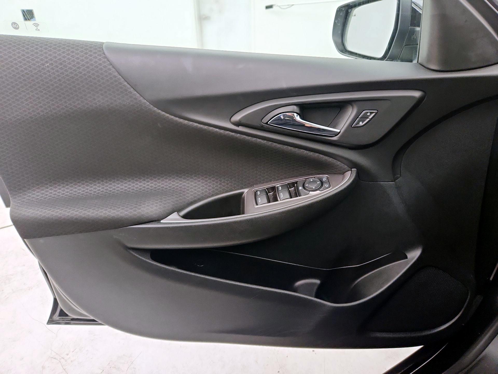 Thumbnail: 2020 Chevrolet Malibu - 12