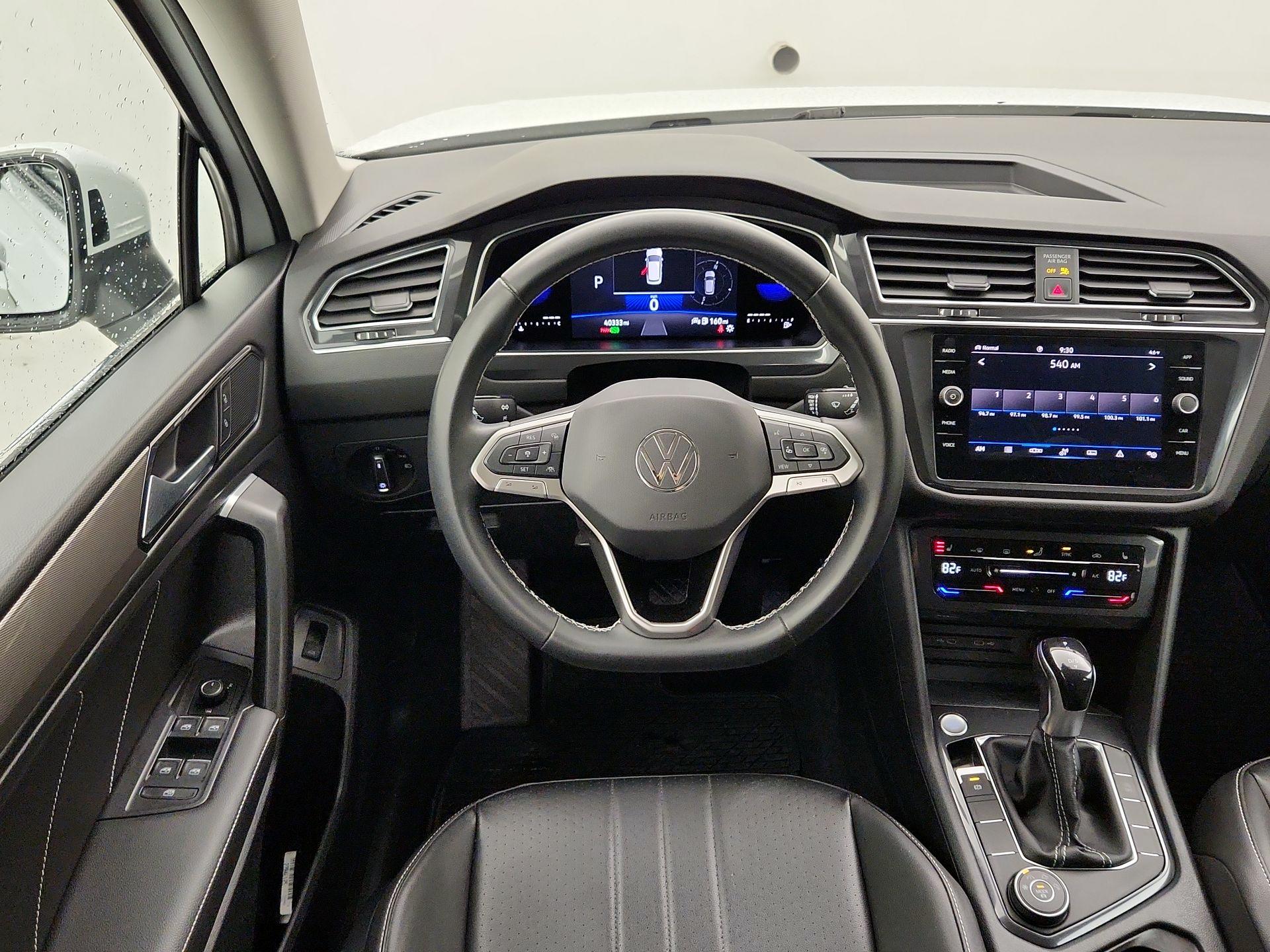 Thumbnail: 2022 Volkswagen Tiguan - 10