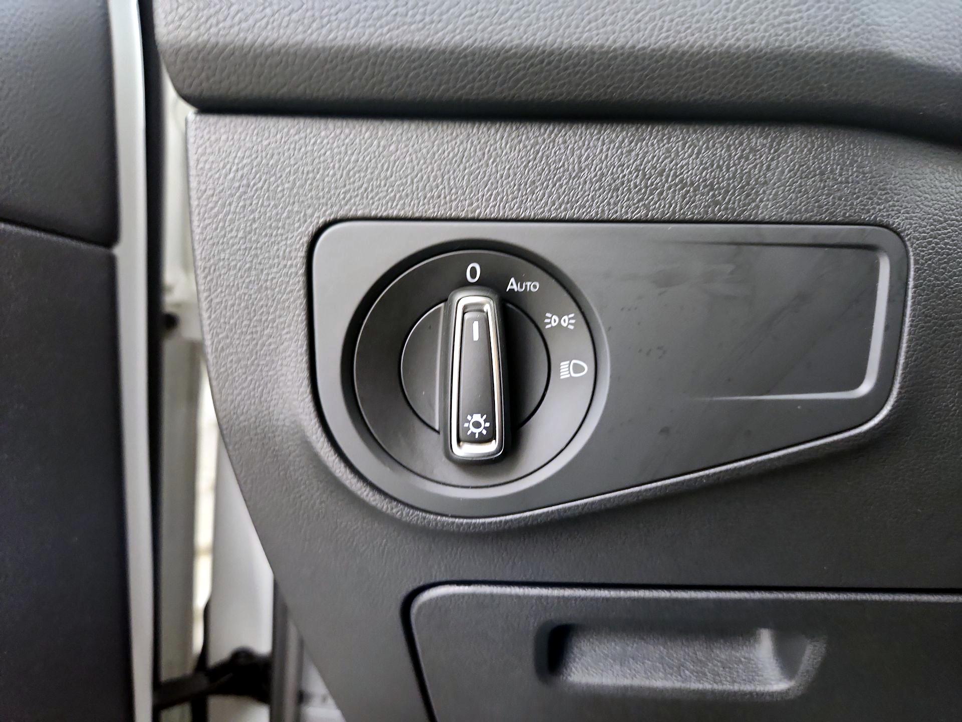 Thumbnail: 2022 Volkswagen Tiguan - 13