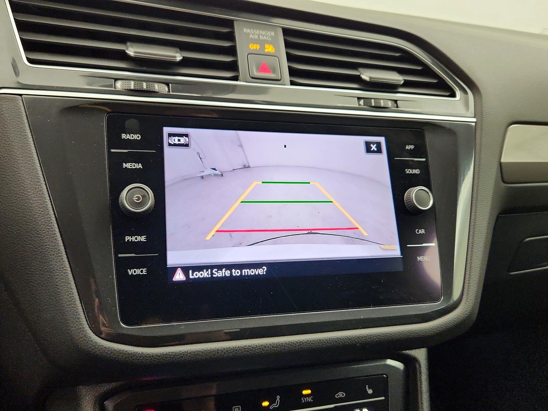 Thumbnail: 2022 Volkswagen Tiguan - 14