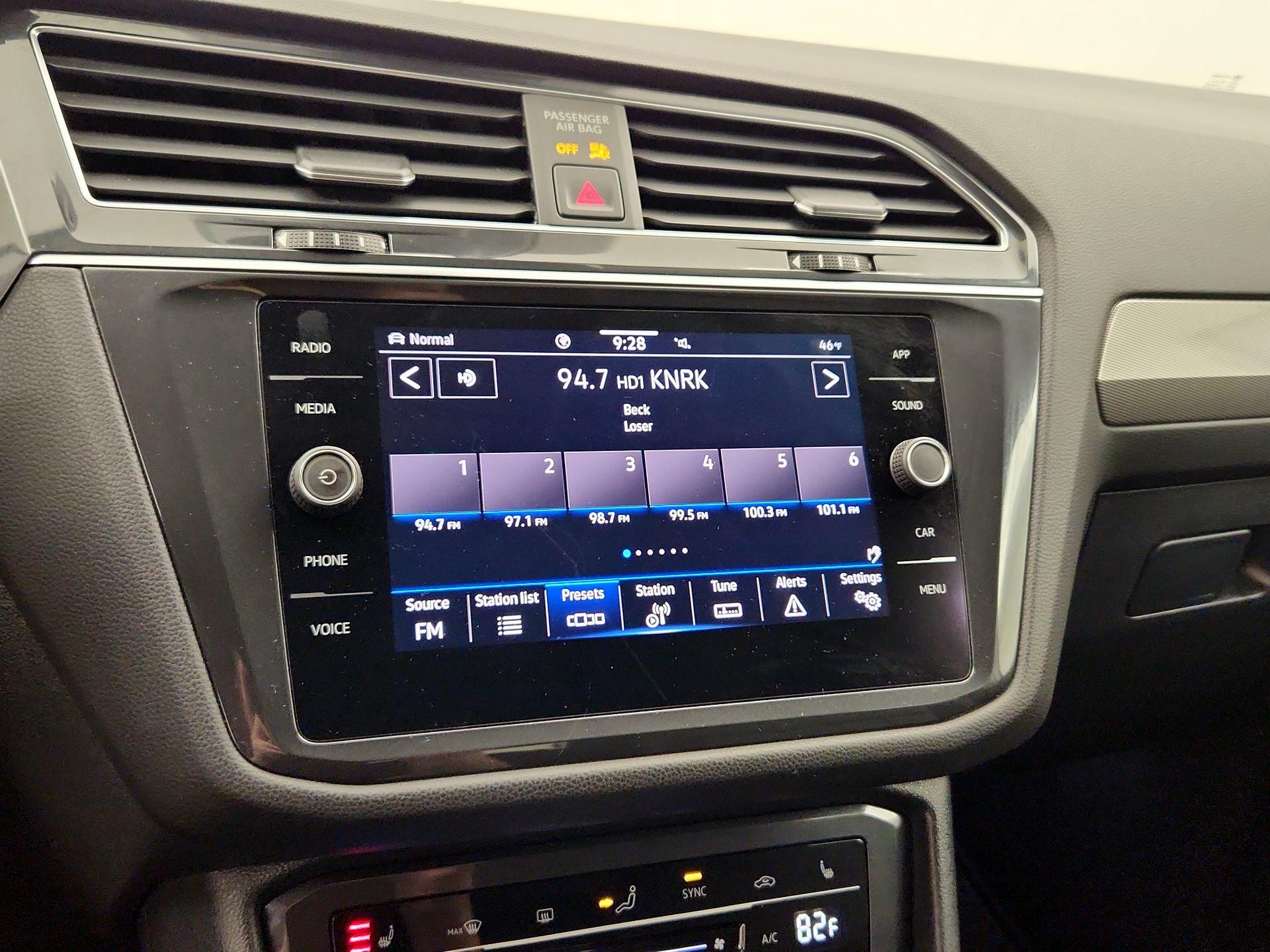 Thumbnail: 2022 Volkswagen Tiguan - 15