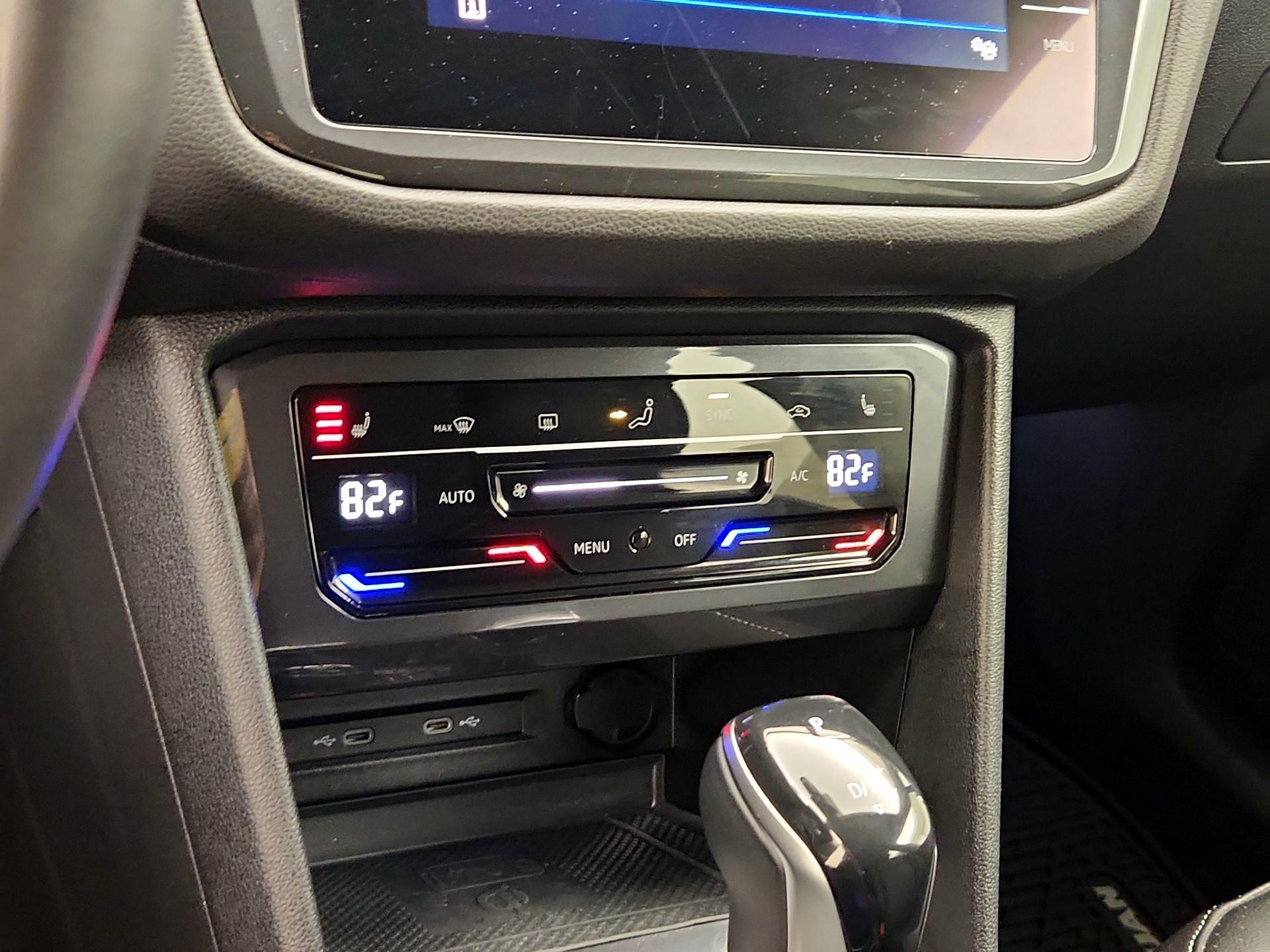 Thumbnail: 2022 Volkswagen Tiguan - 16