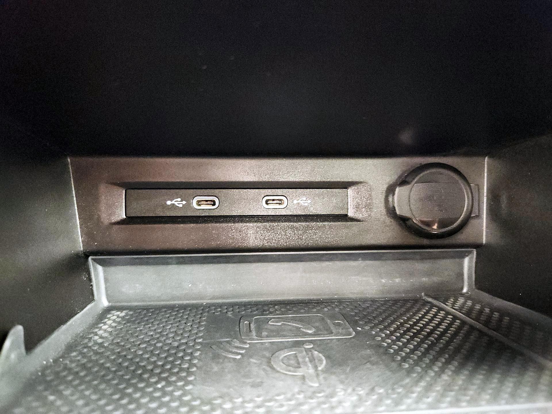 Thumbnail: 2022 Volkswagen Tiguan - 18