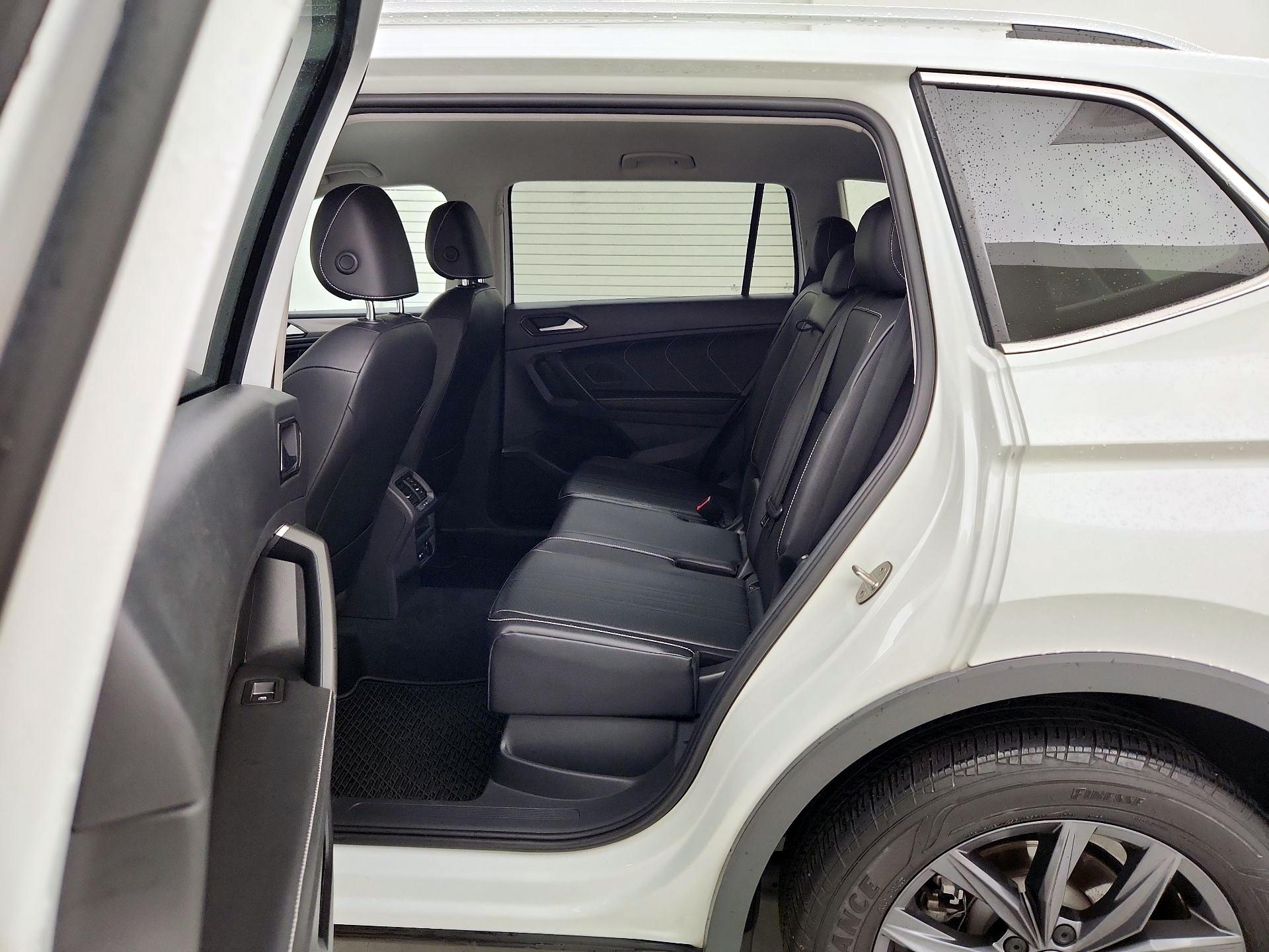 Thumbnail: 2022 Volkswagen Tiguan - 19