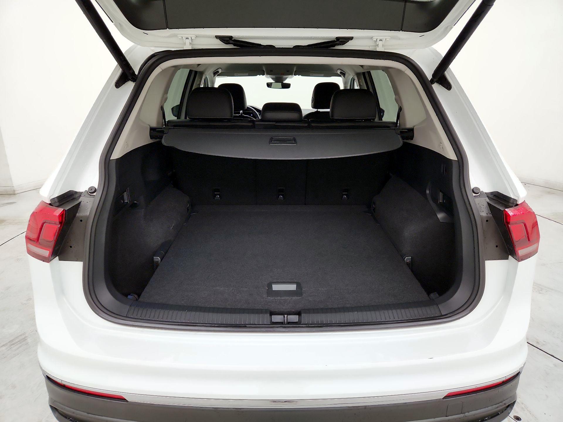 Thumbnail: 2022 Volkswagen Tiguan - 20