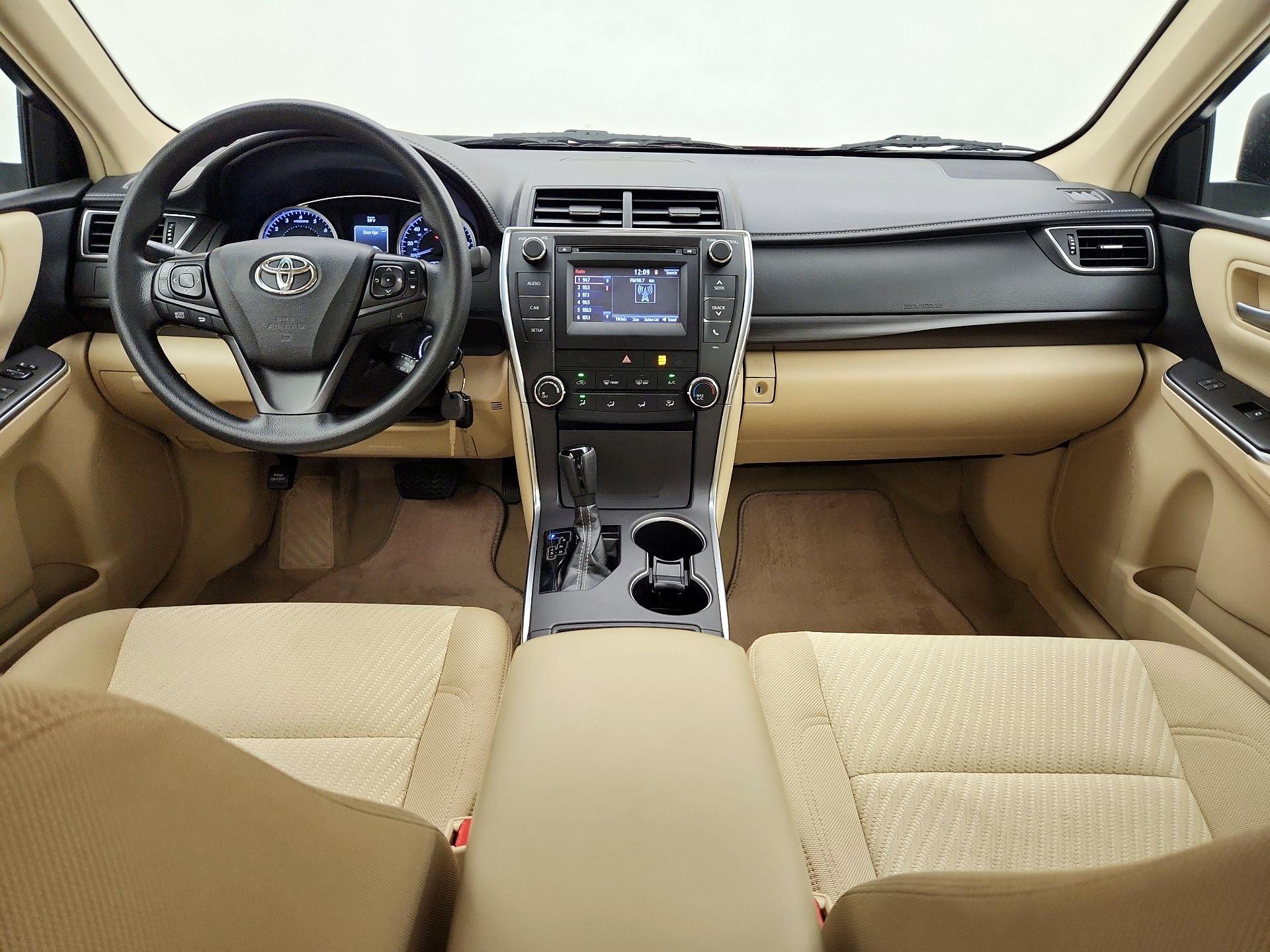 Thumbnail: 2017 Toyota Camry - 9