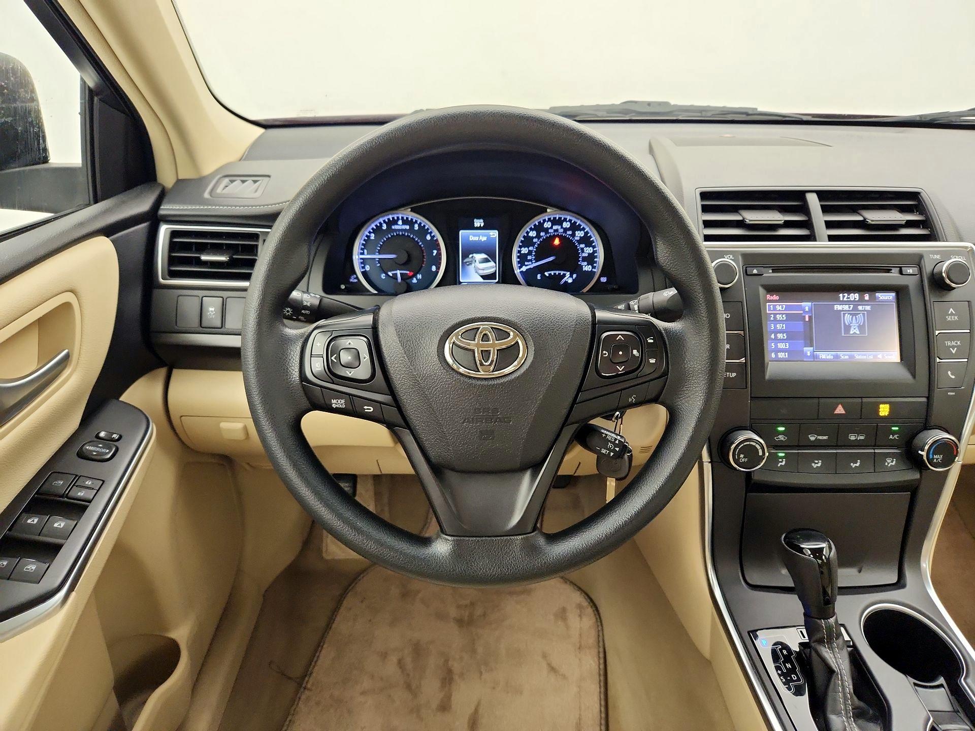 Thumbnail: 2017 Toyota Camry - 10