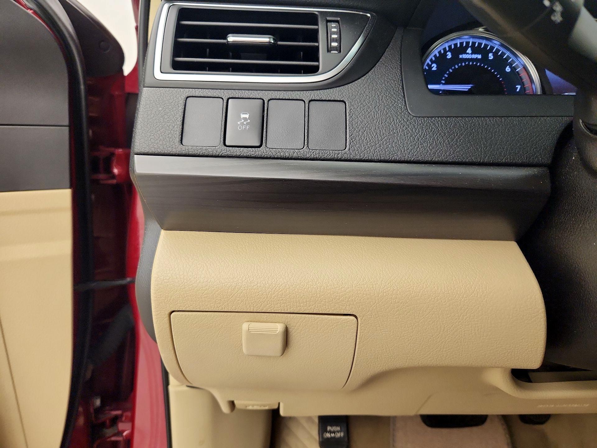 Thumbnail: 2017 Toyota Camry - 13