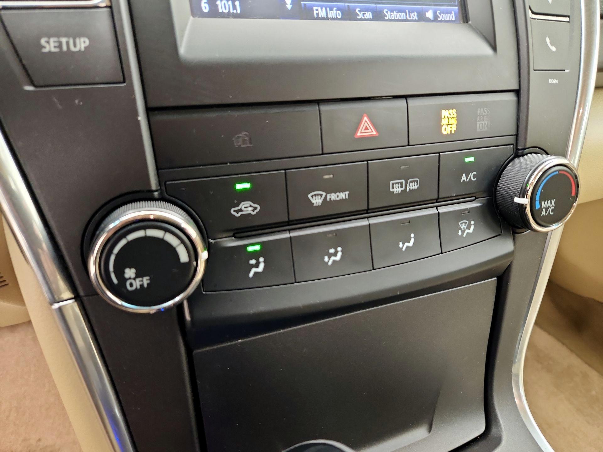 Thumbnail: 2017 Toyota Camry - 16