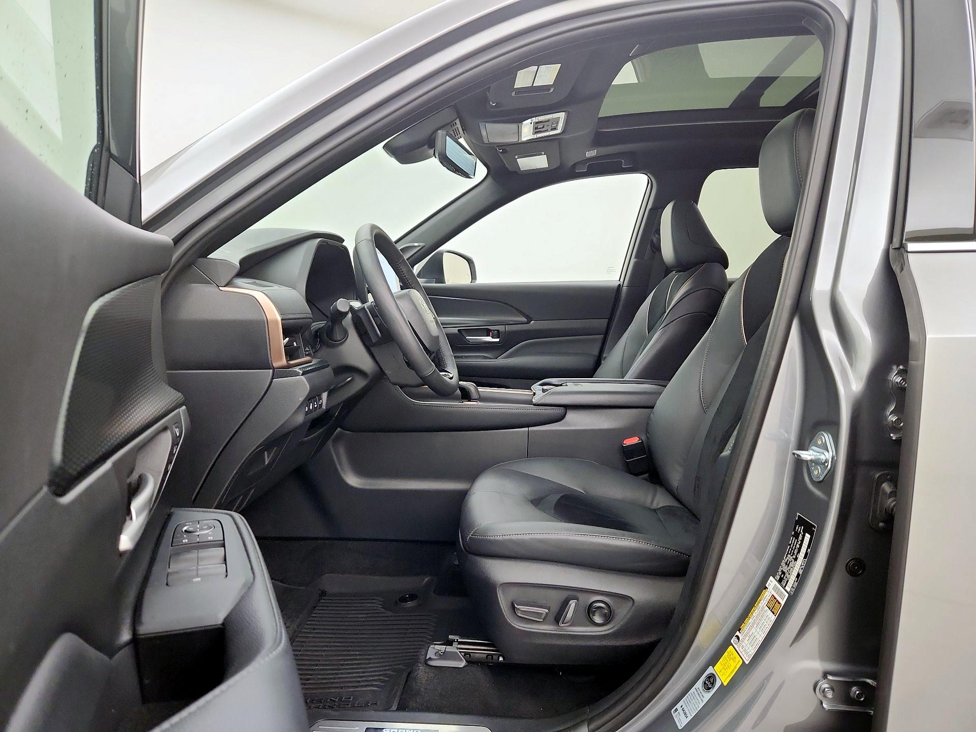 Thumbnail: 2025 Toyota Highlander - 19