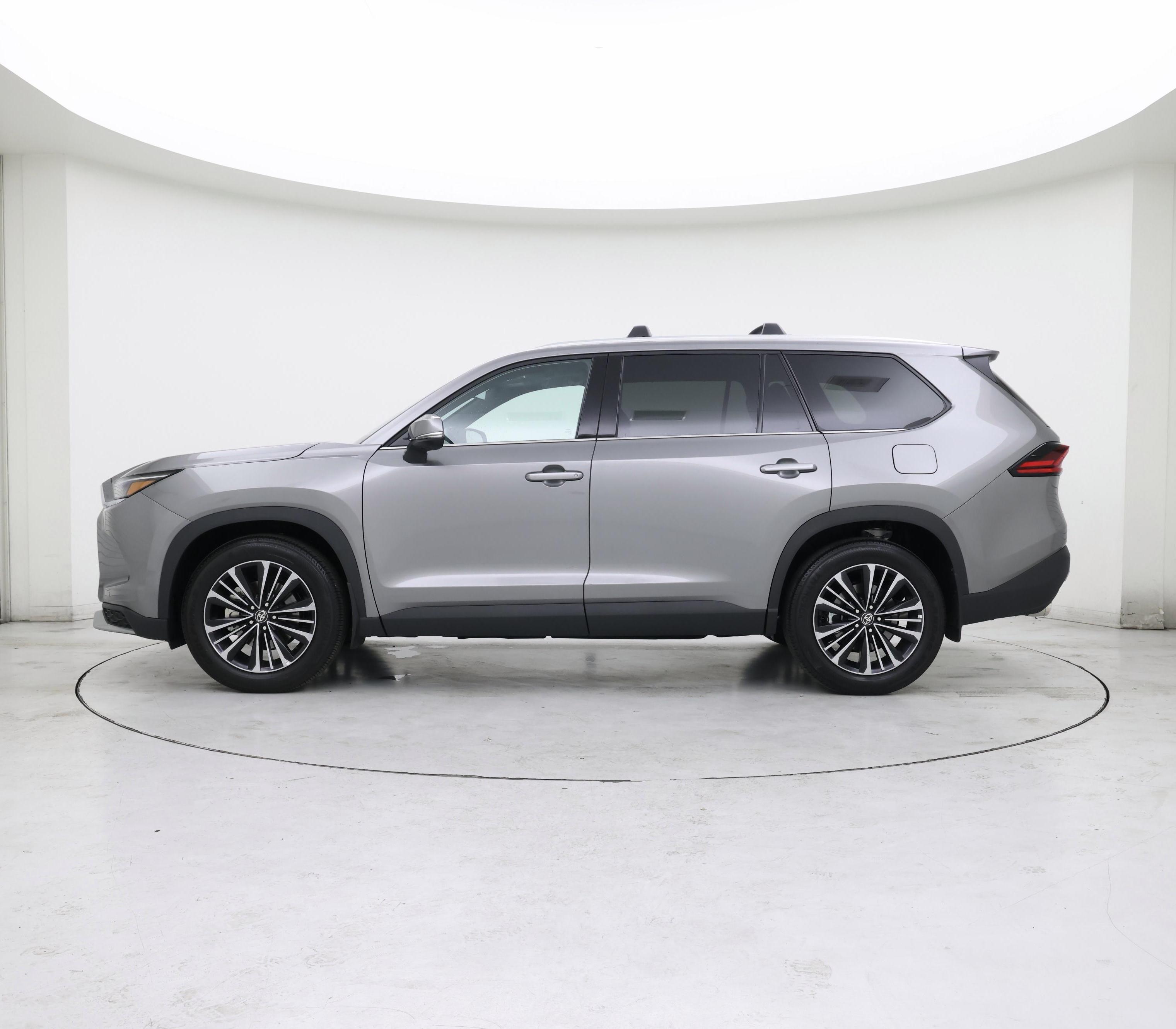 Thumbnail: 2025 Toyota Highlander - 3