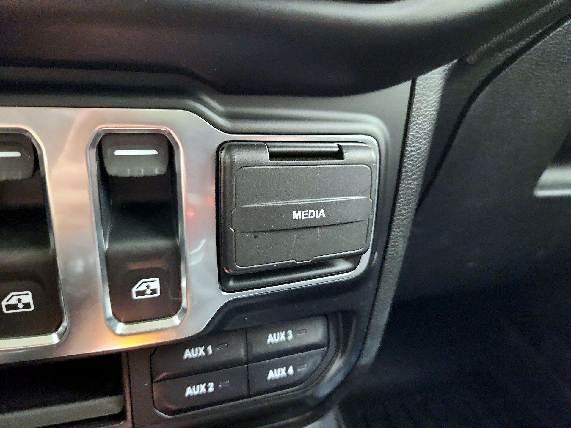 Thumbnail: 2021 Jeep Wrangler - 19